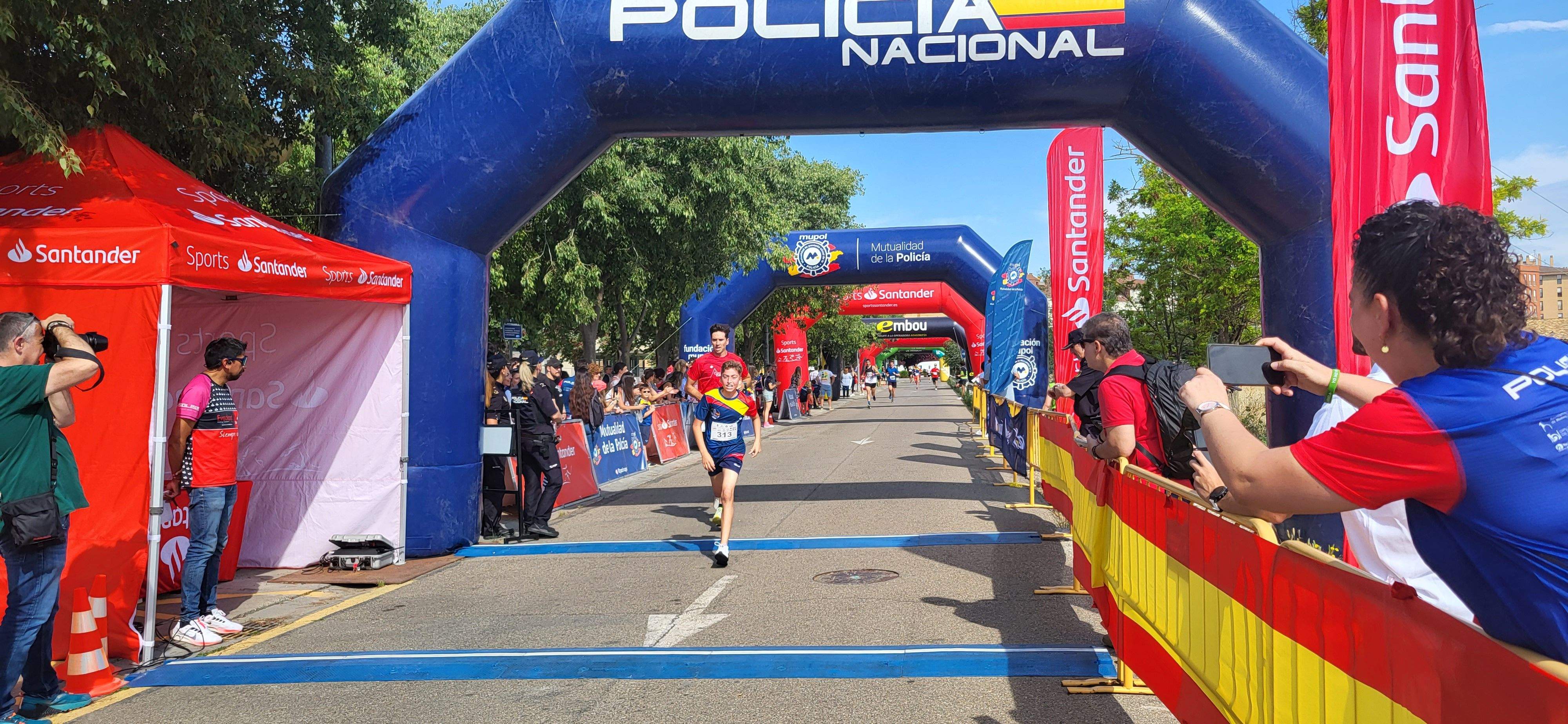 Carrera Ruta 091 en Huesca en favor de los enfermos de ELA. Foto Myriam Martínez