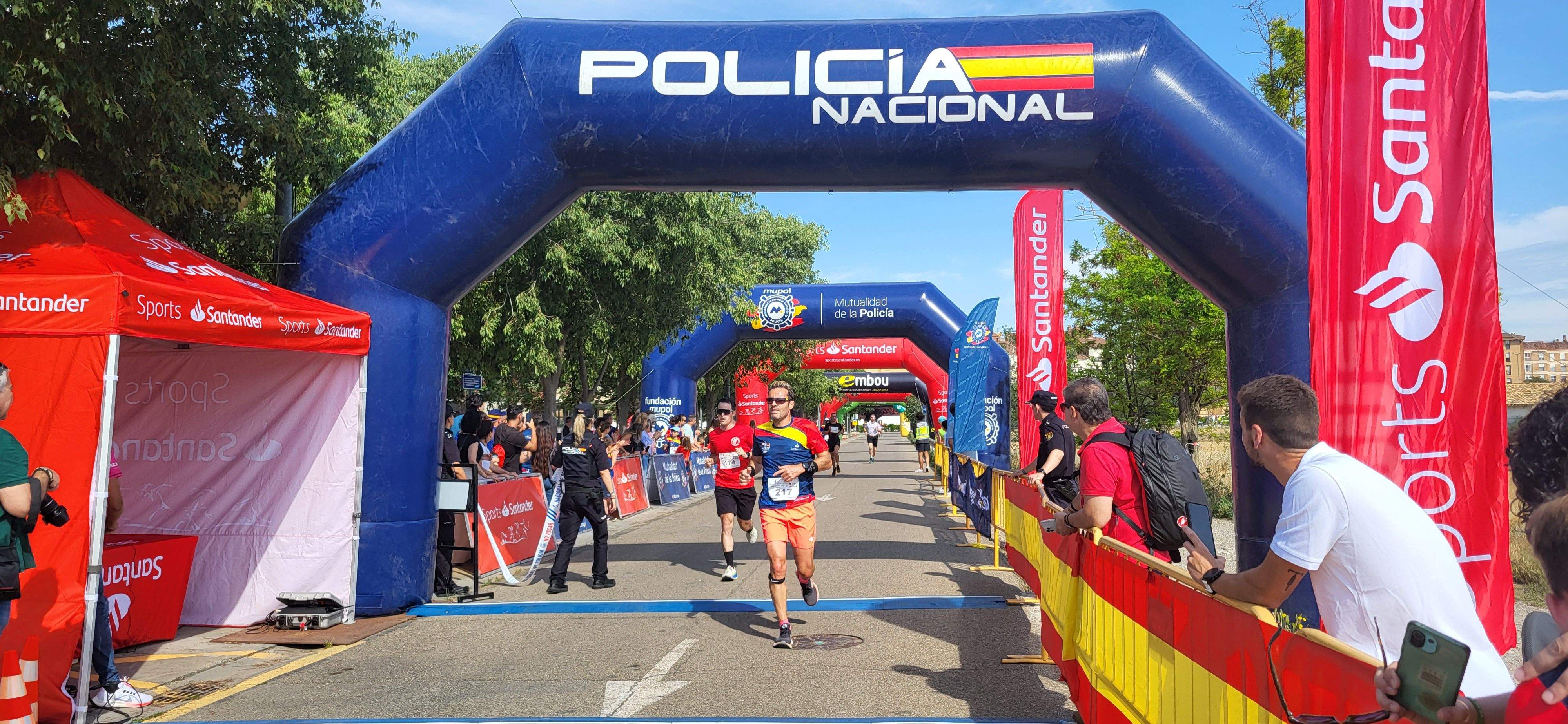 Carrera Ruta 091 en Huesca en favor de los enfermos de ELA. Foto Myriam Martínez