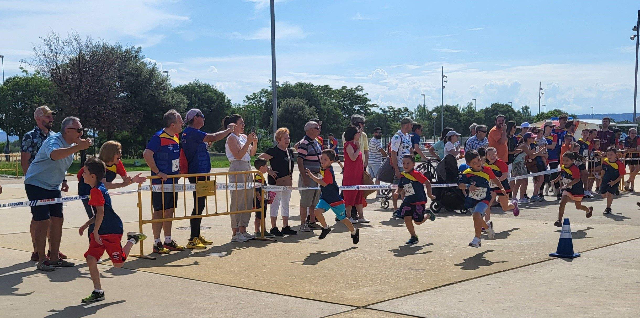 Carrera Ruta 091 en Huesca en favor de los enfermos de ELA. Foto Myriam Martínez