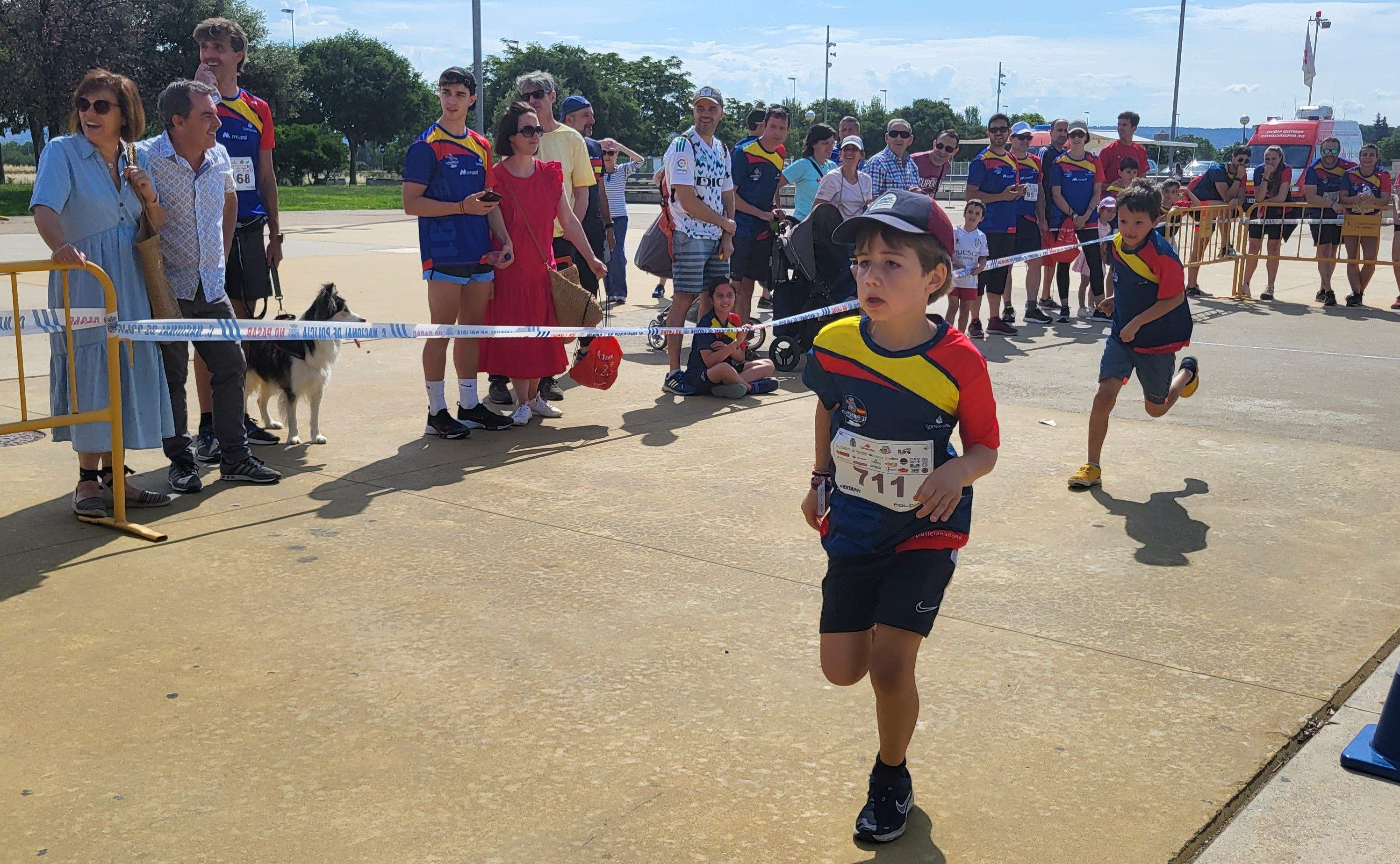 Carrera Ruta 091 en Huesca en favor de los enfermos de ELA. Foto Myriam Martínez