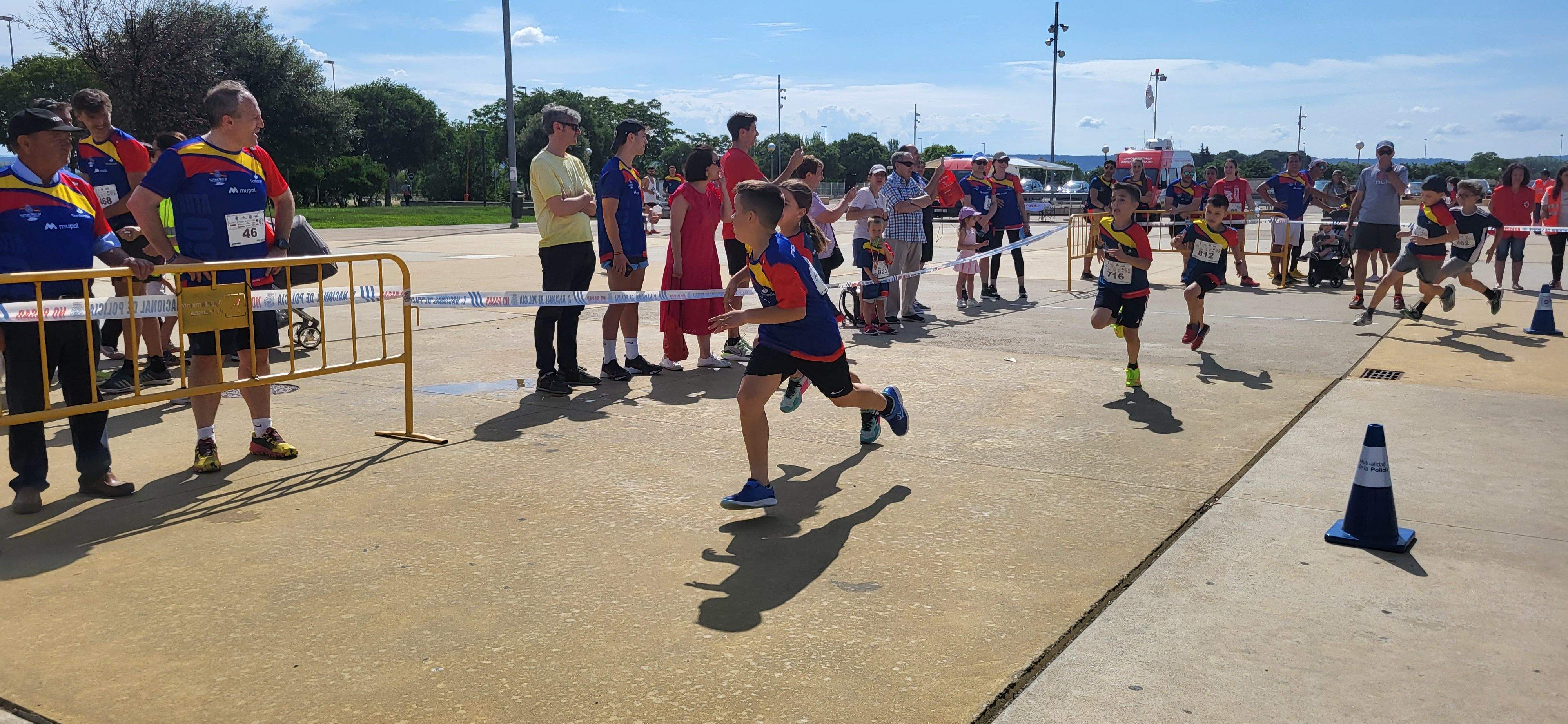 Carrera Ruta 091 en Huesca en favor de los enfermos de ELA. Foto Myriam Martínez