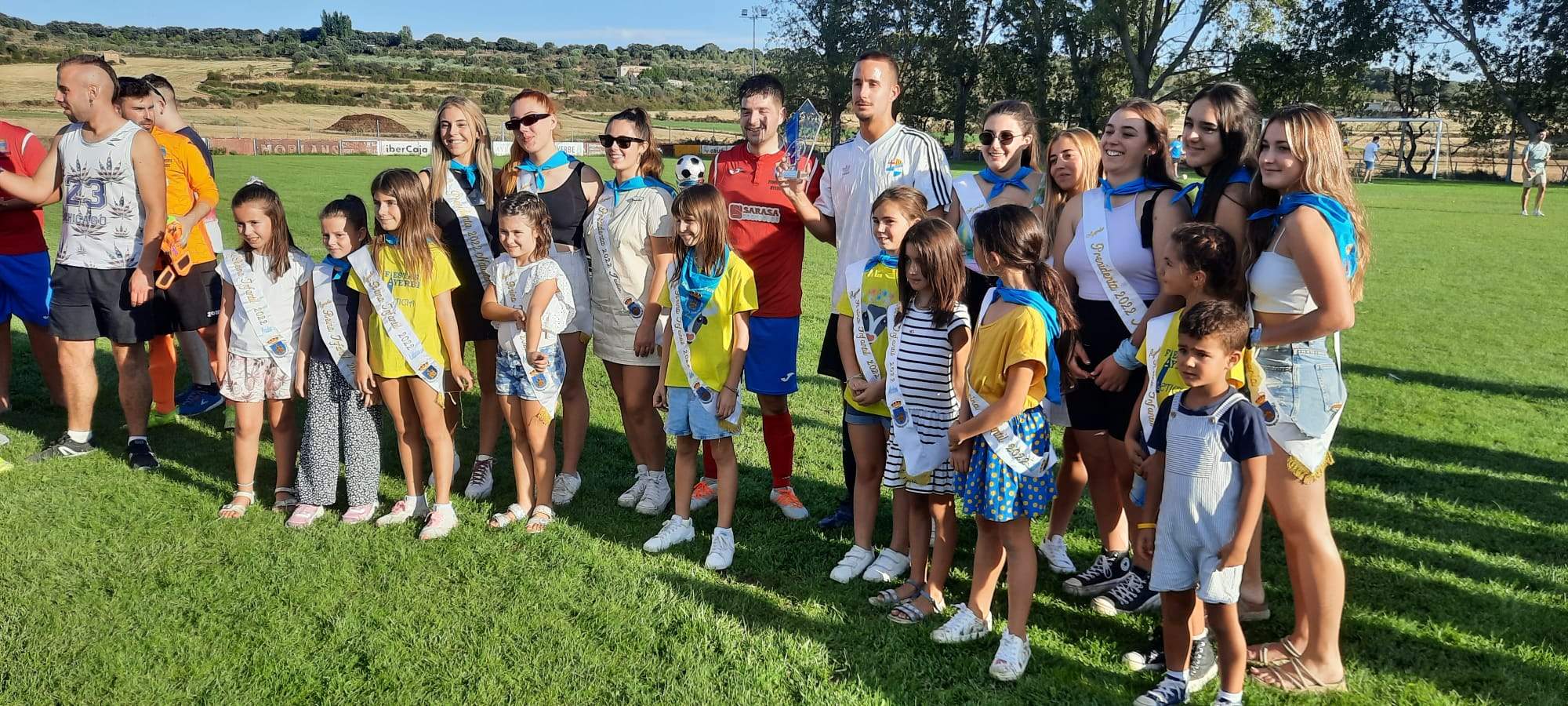 Trofeo de las fiestas de Ayerbe. Foto Ayuntamiento de Ayerbe Trofeo de las fiestas de Ayerbe. Foto Ayuntamiento de Ayerbe