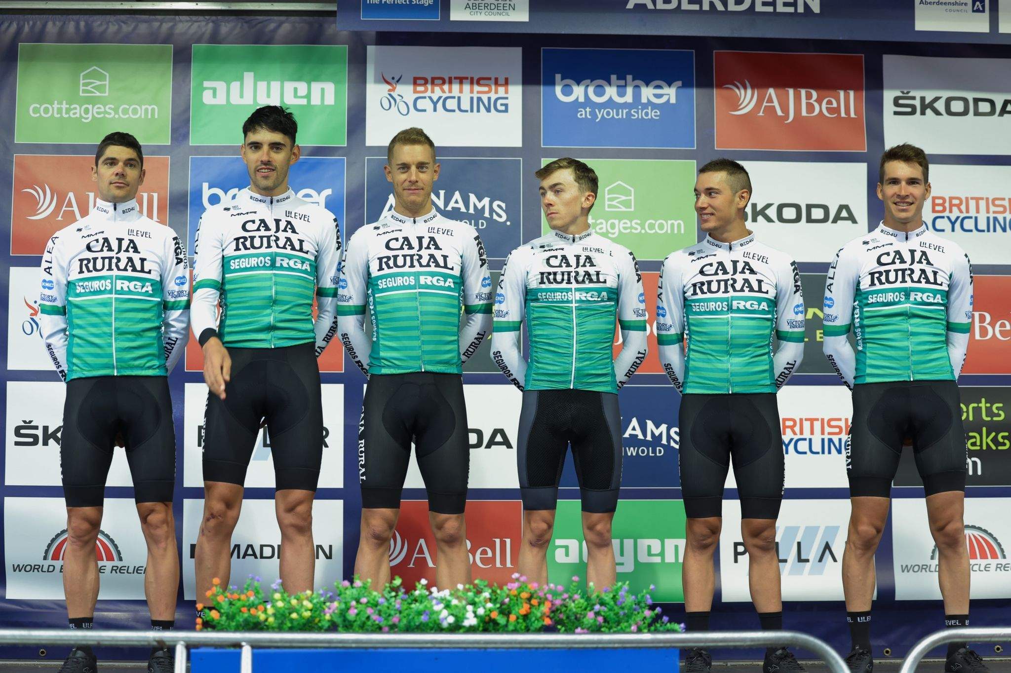 Fernando Barceló, el segundo por la derecha. Foto: Caja Rural