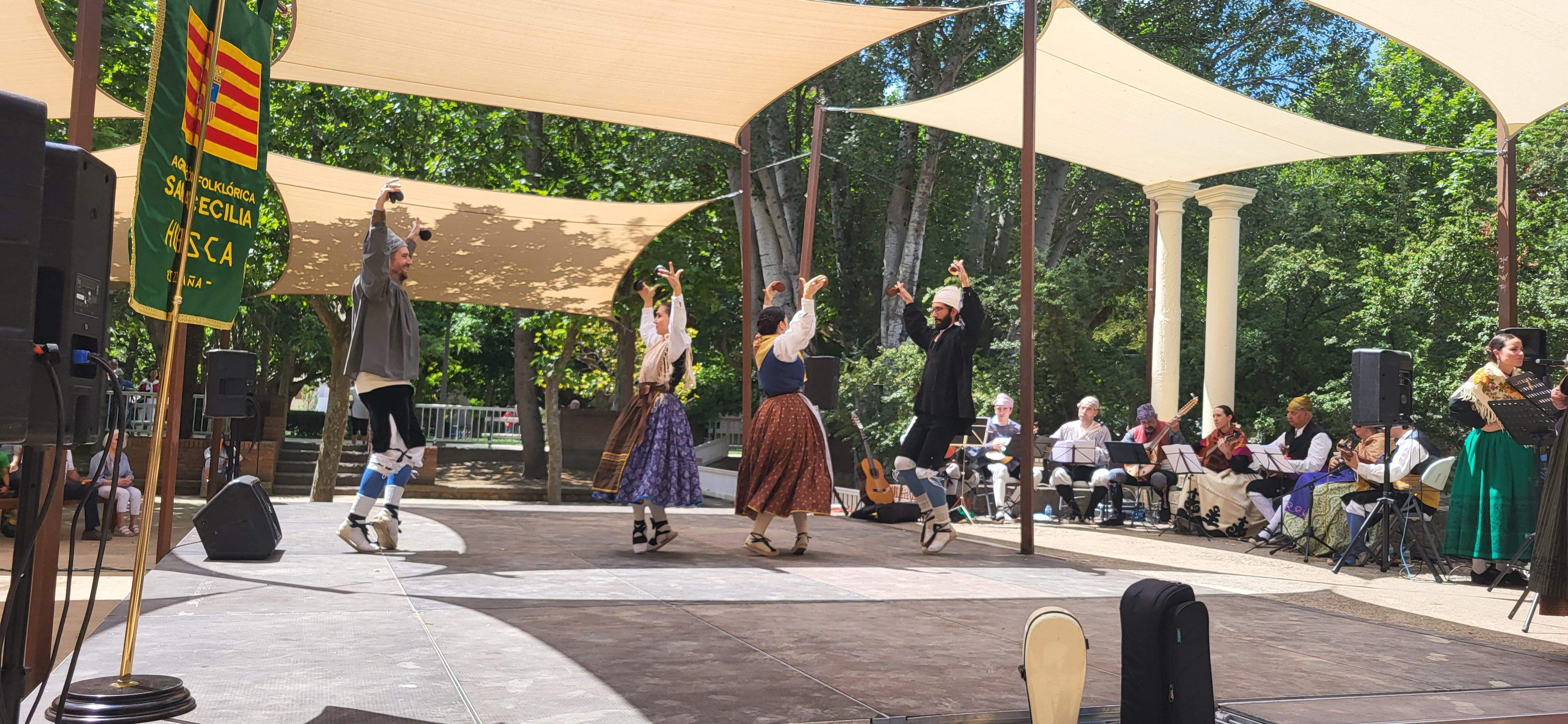 Agrupación Folklórica Santa Cecilia. Foto Myriam Martínez