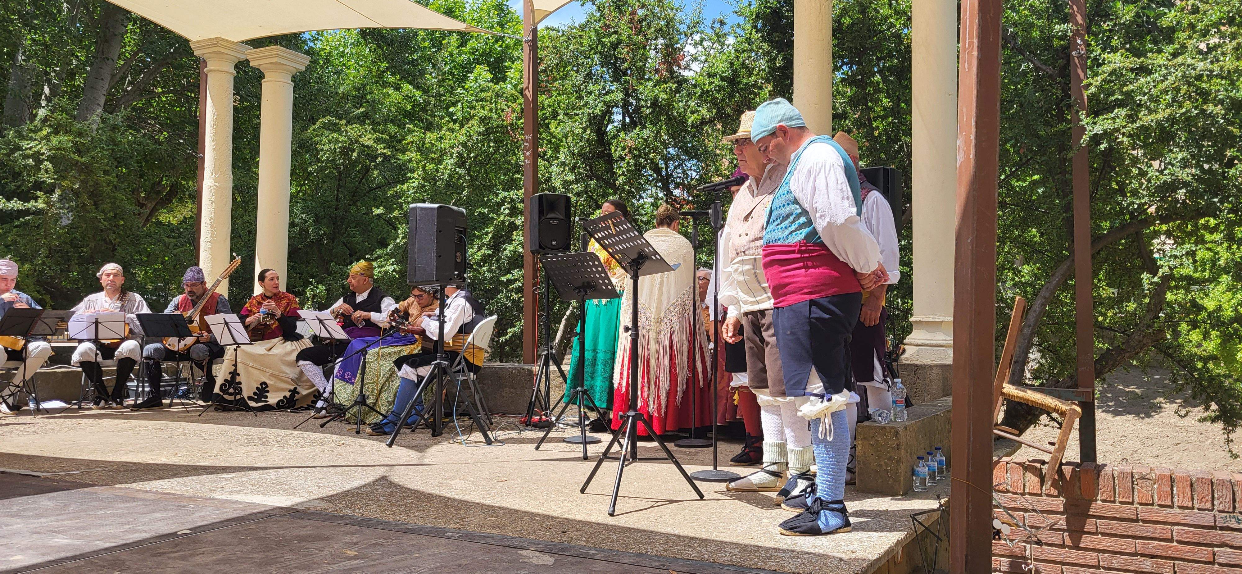 Agrupación Folklórica Santa Cecilia. Foto Myriam Martínez