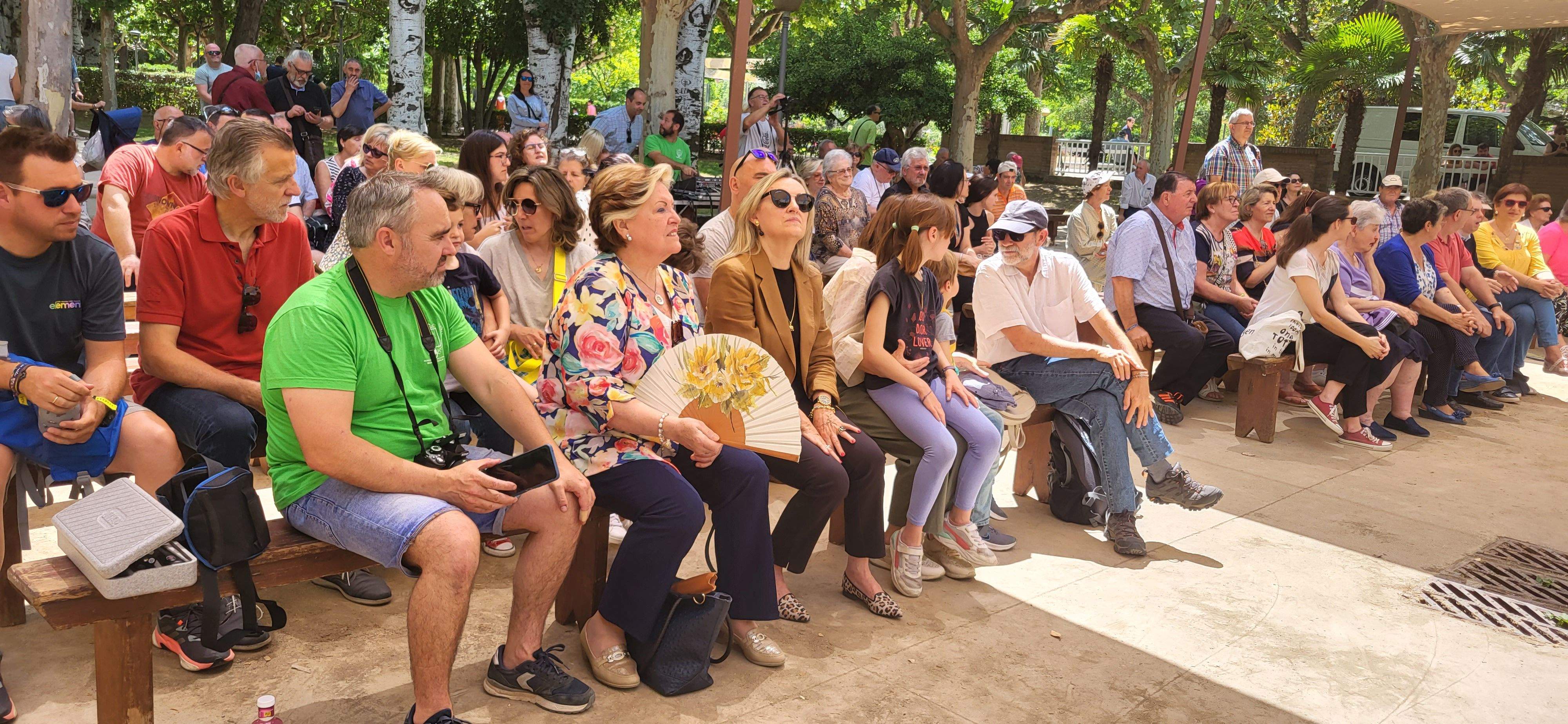 Agrupación Folklórica Santa Cecilia. Foto Myriam Martínez