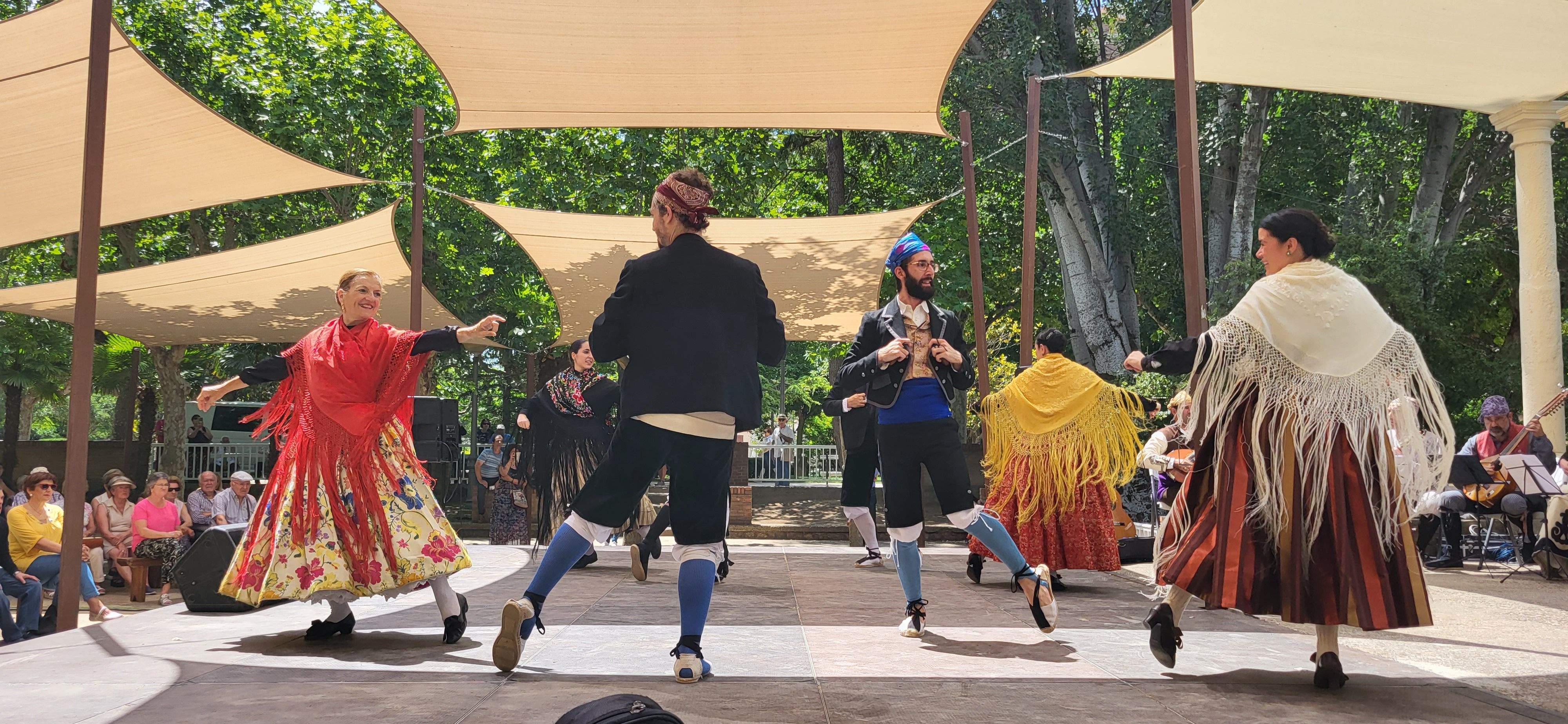 Agrupación Folklórica Santa Cecilia. Foto Myriam Martínez