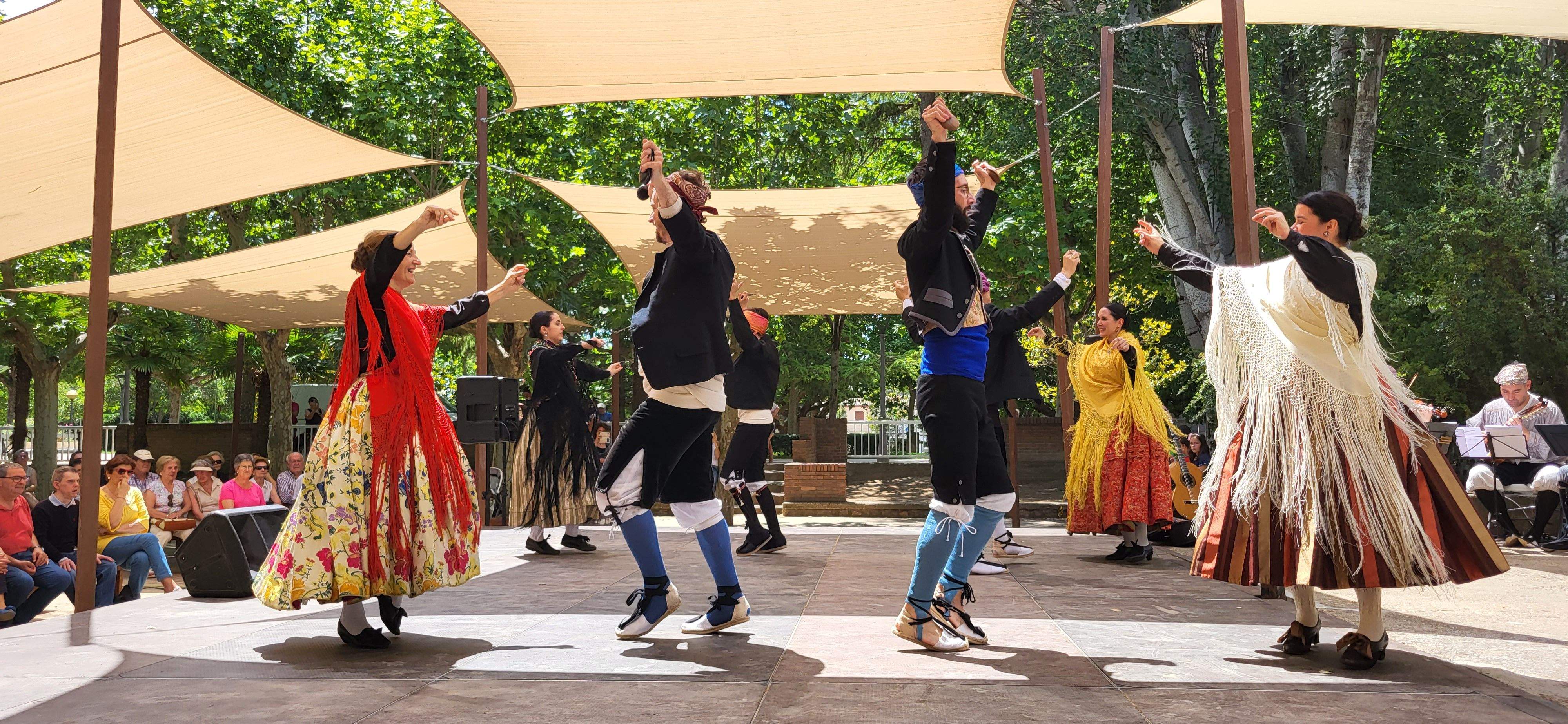 Agrupación Folklórica Santa Cecilia. Foto Myriam Martínez