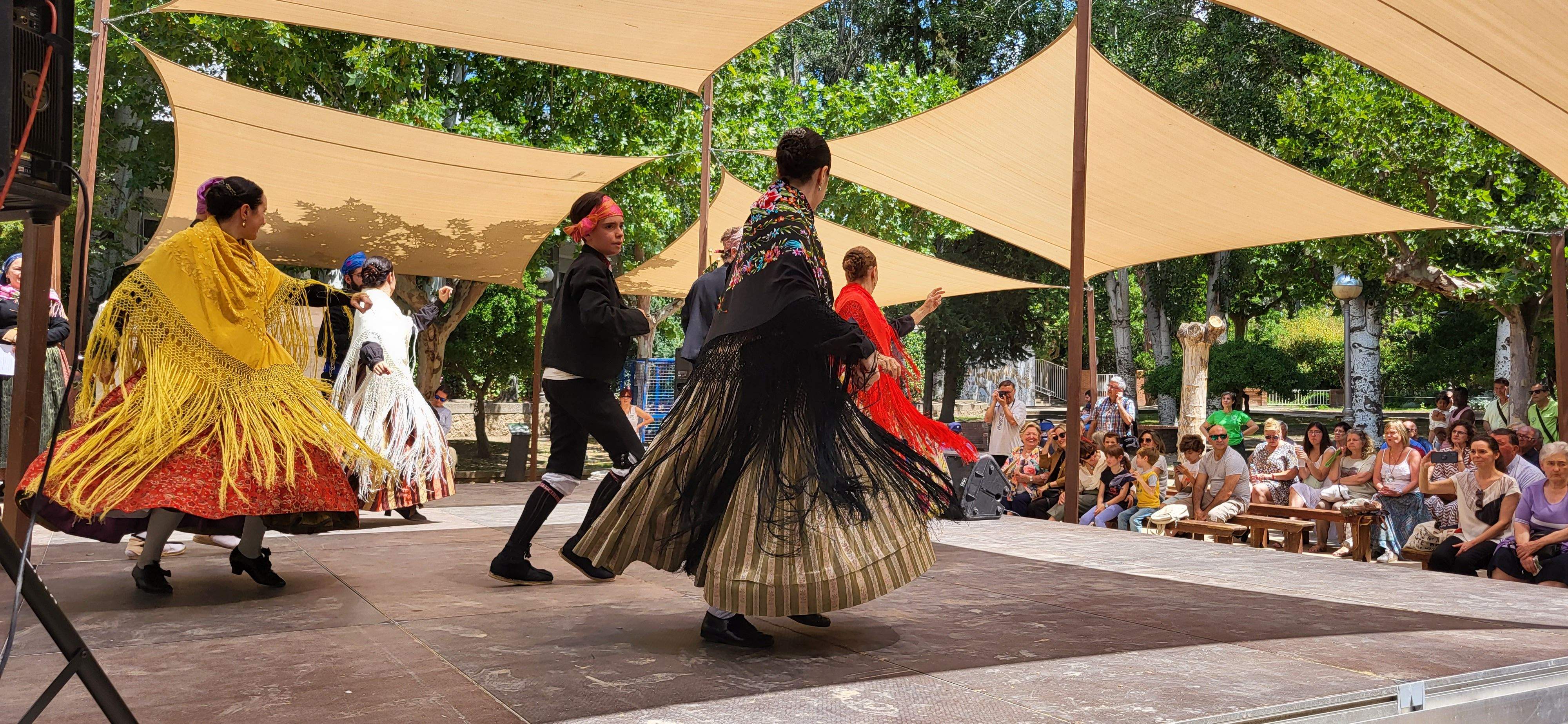 Agrupación Folklórica Santa Cecilia. Foto Myriam Martínez
