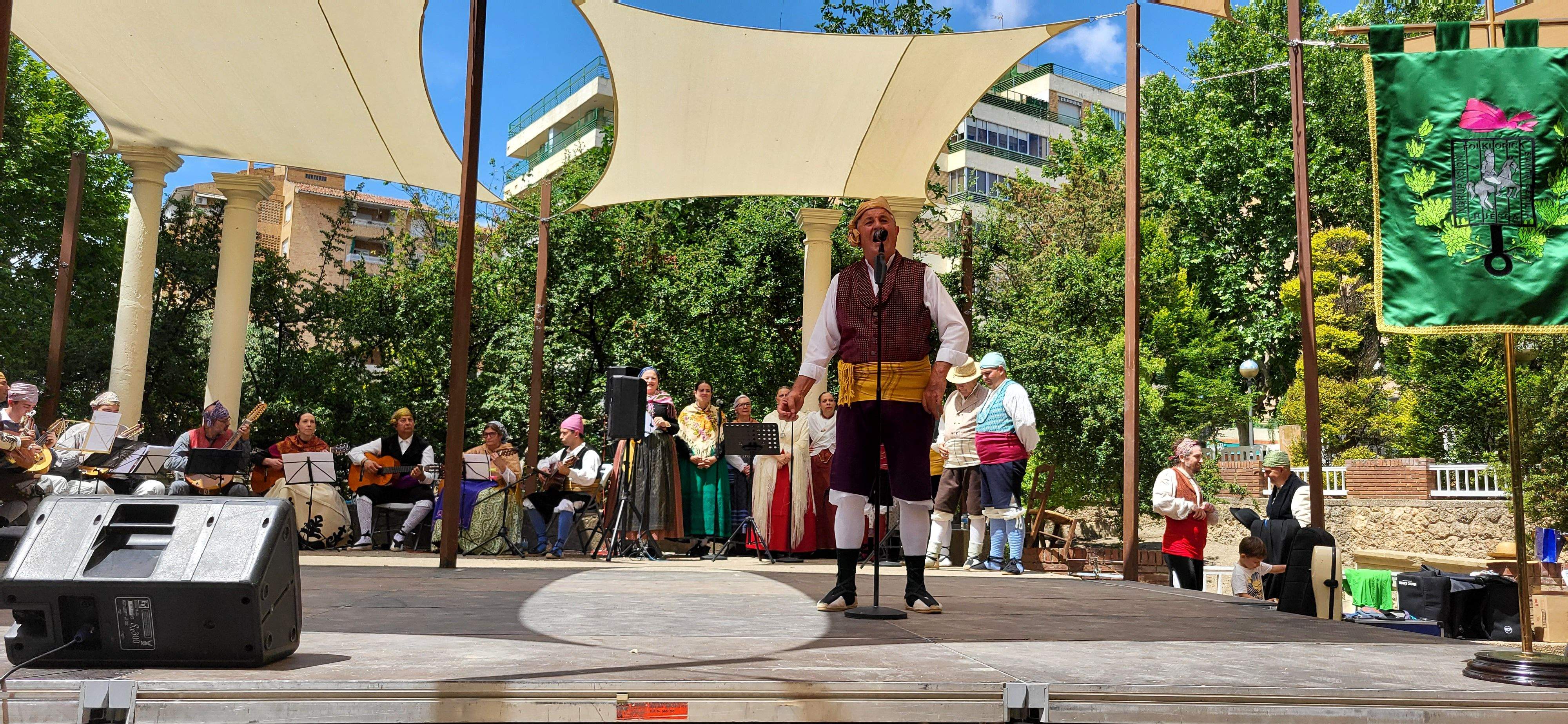 Agrupación Folklórica Santa Cecilia. Foto Myriam Martínez