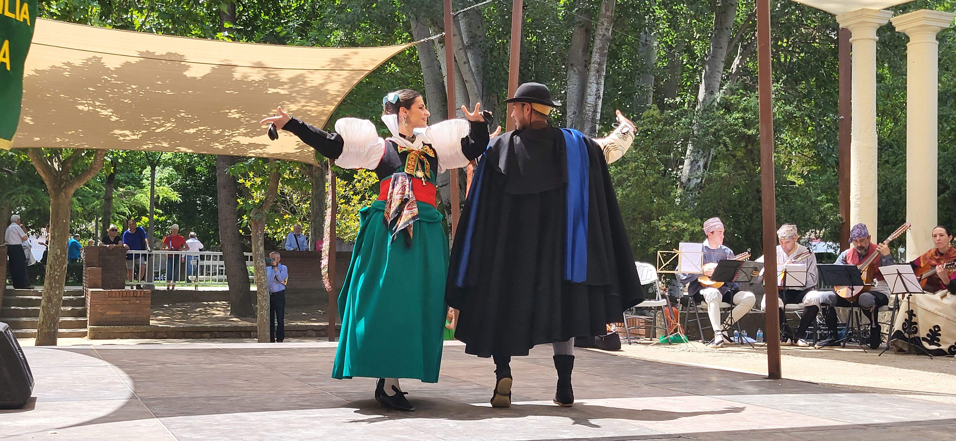 Agrupación Folklórica Santa Cecilia. Foto Myriam Martínez