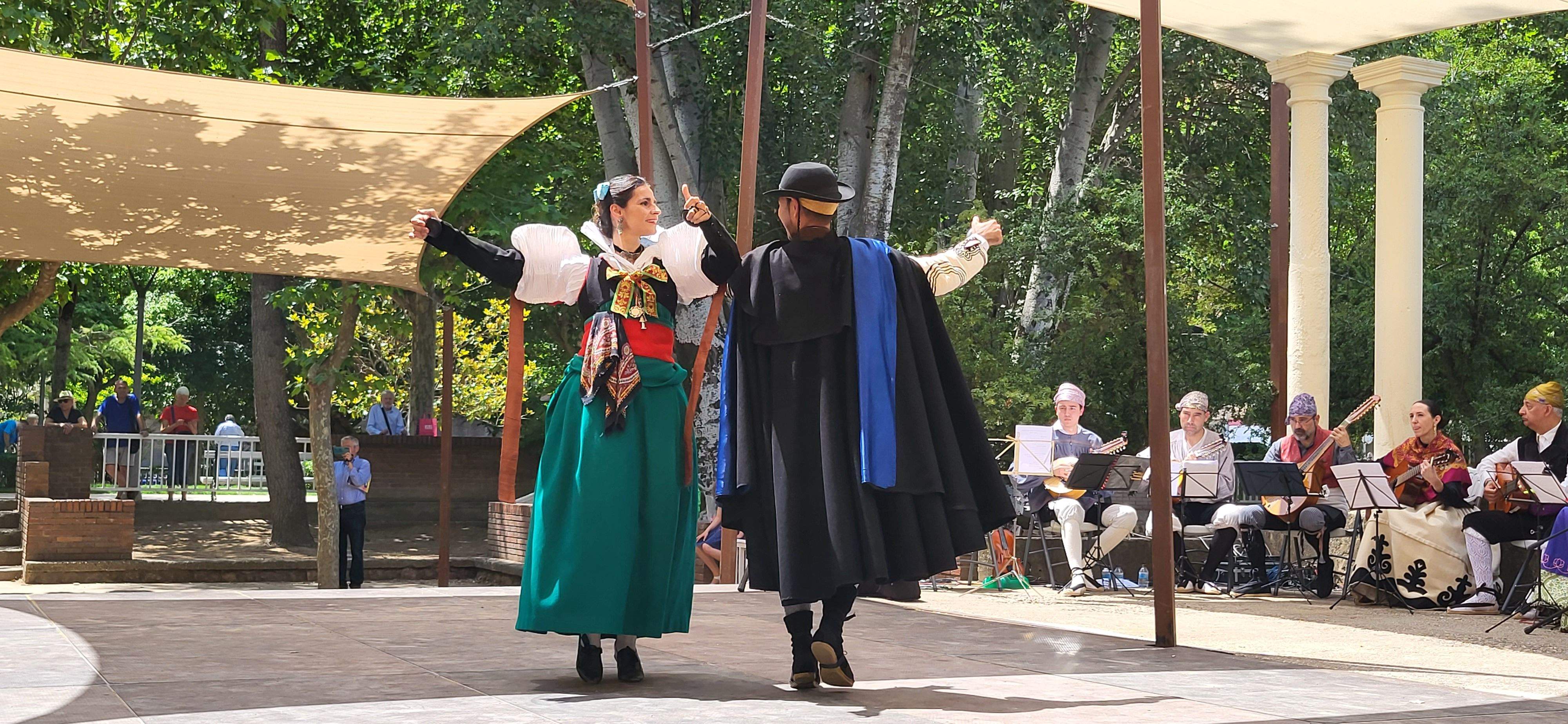 Agrupación Folklórica Santa Cecilia. Foto Myriam Martínez