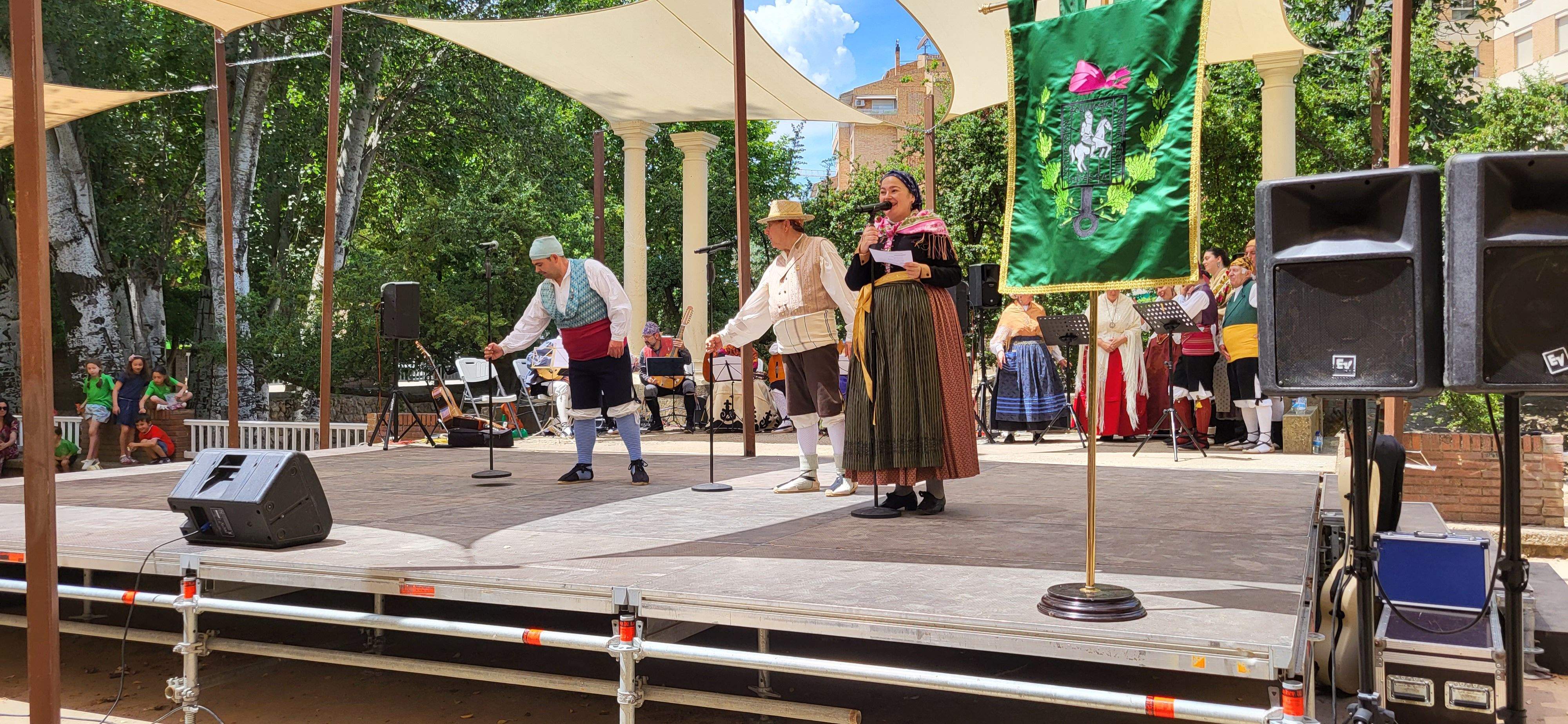 Agrupación Folklórica Santa Cecilia. Foto Myriam Martínez