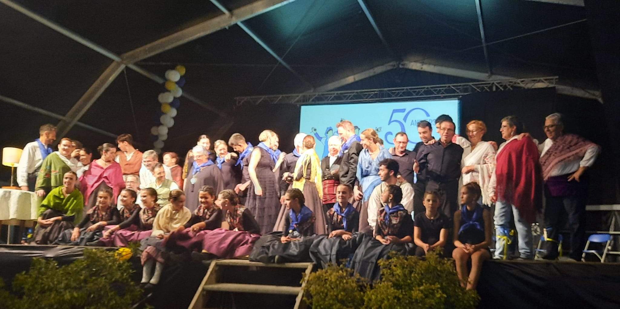 Actuación de la Agrupación Folklorica Santa Leticia. Foto Ayuntamiento de Ayerbe (1)