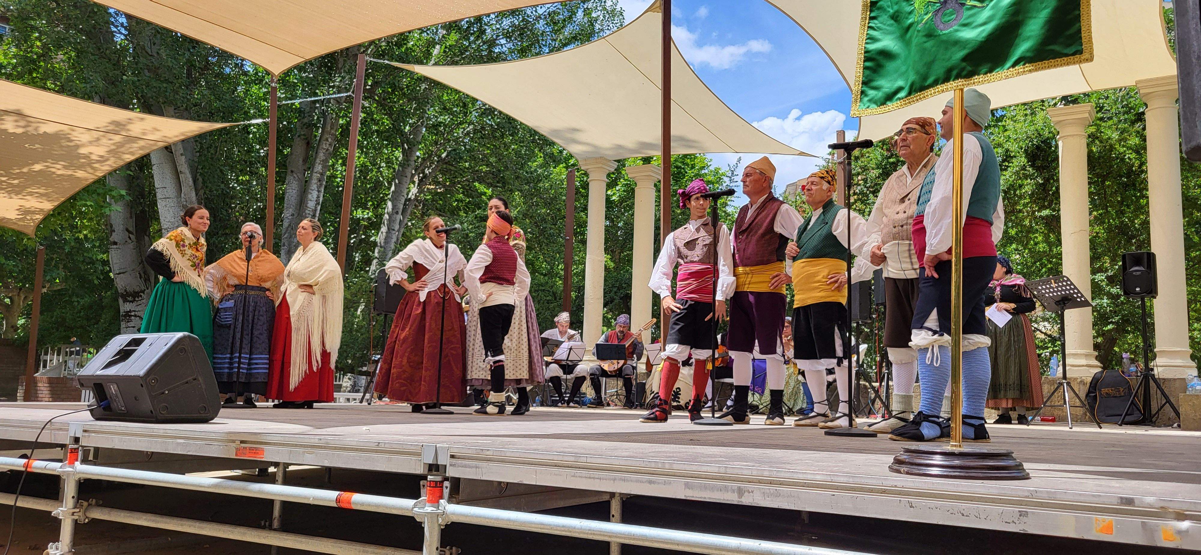 Agrupación Folklórica Santa Cecilia. Foto Myriam Martínez