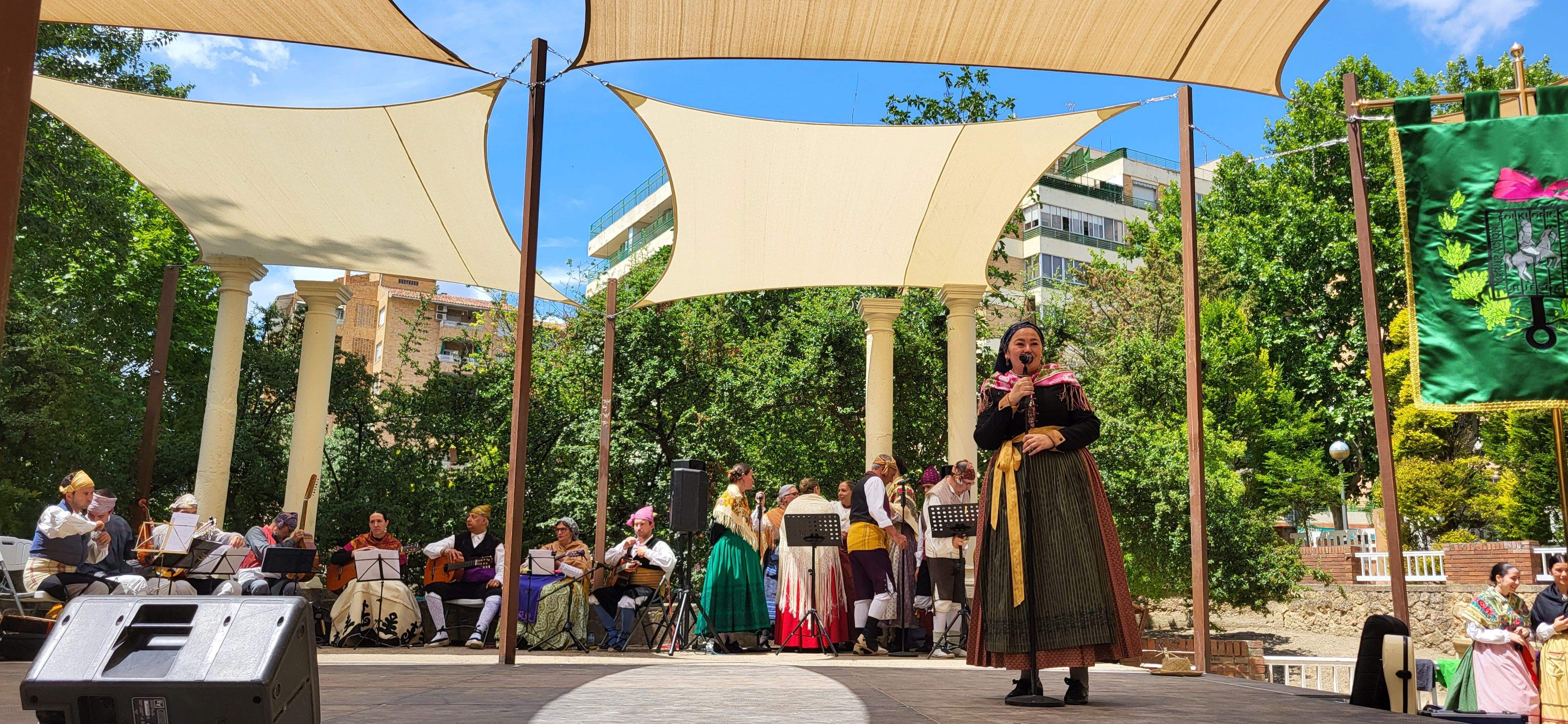 Agrupación Folklórica Santa Cecilia. Foto Myriam Martínez
