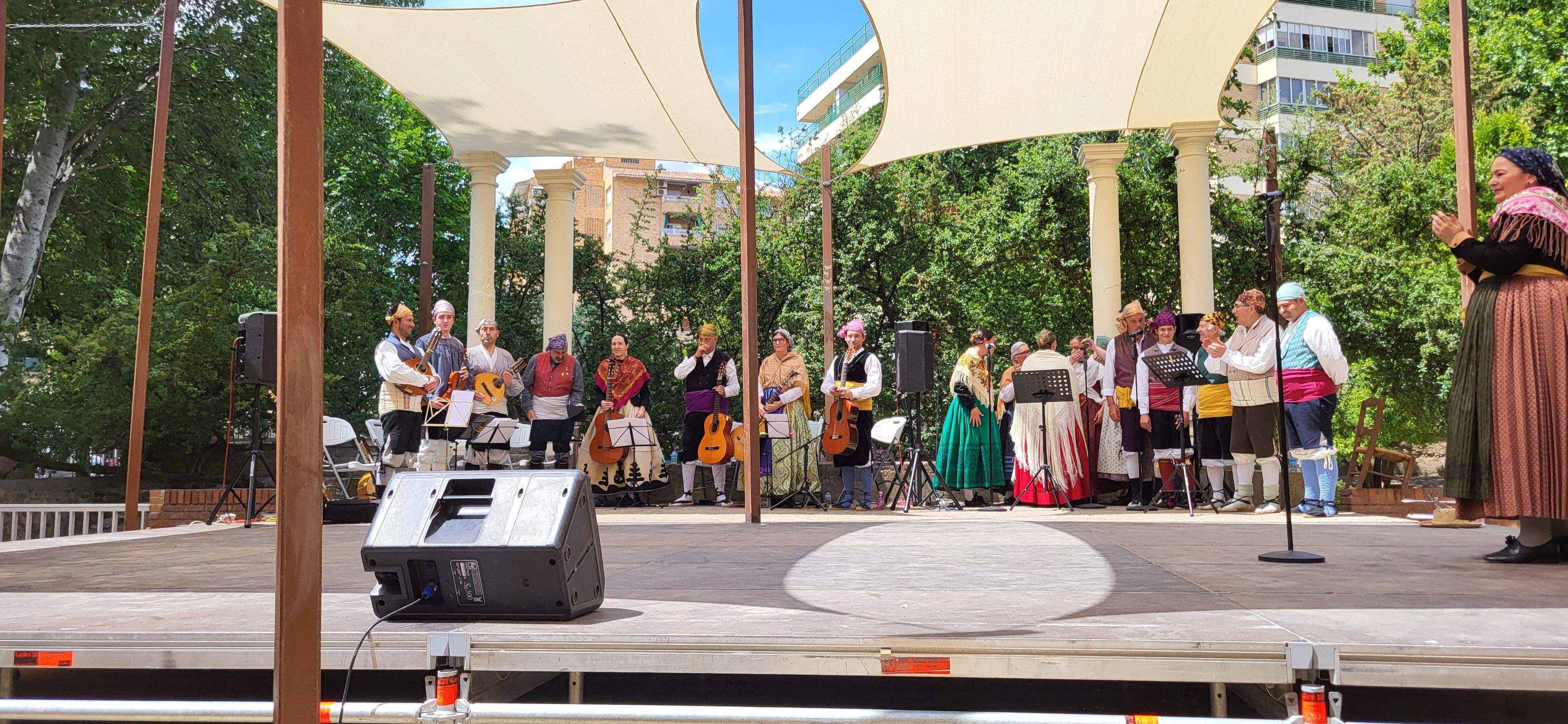 Agrupación Folklórica Santa Cecilia. Foto Myriam Martínez