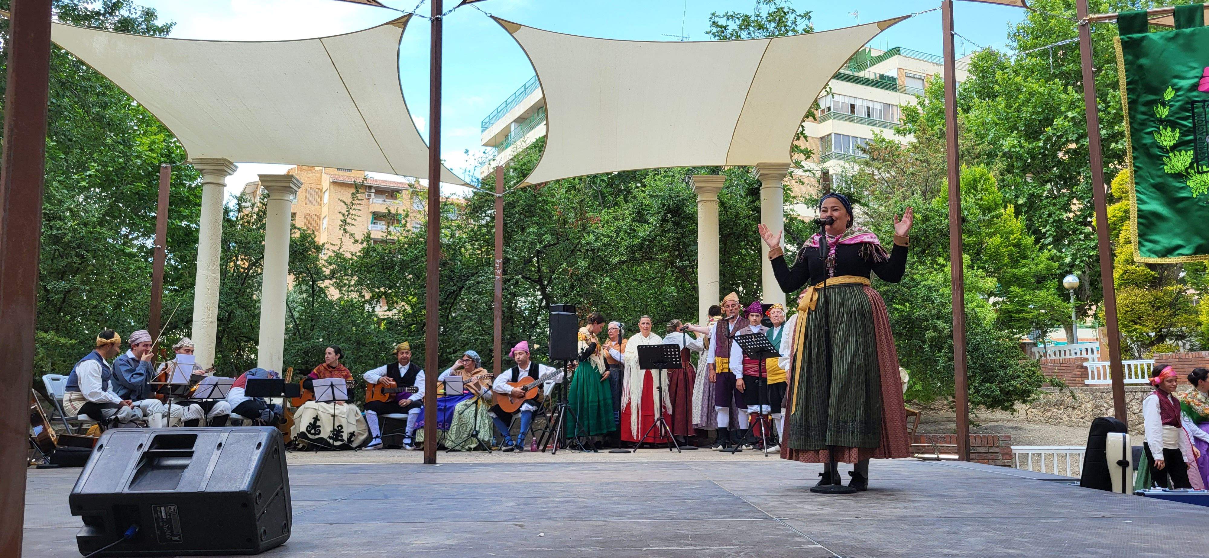 Agrupación Folklórica Santa Cecilia. Foto Myriam Martínez