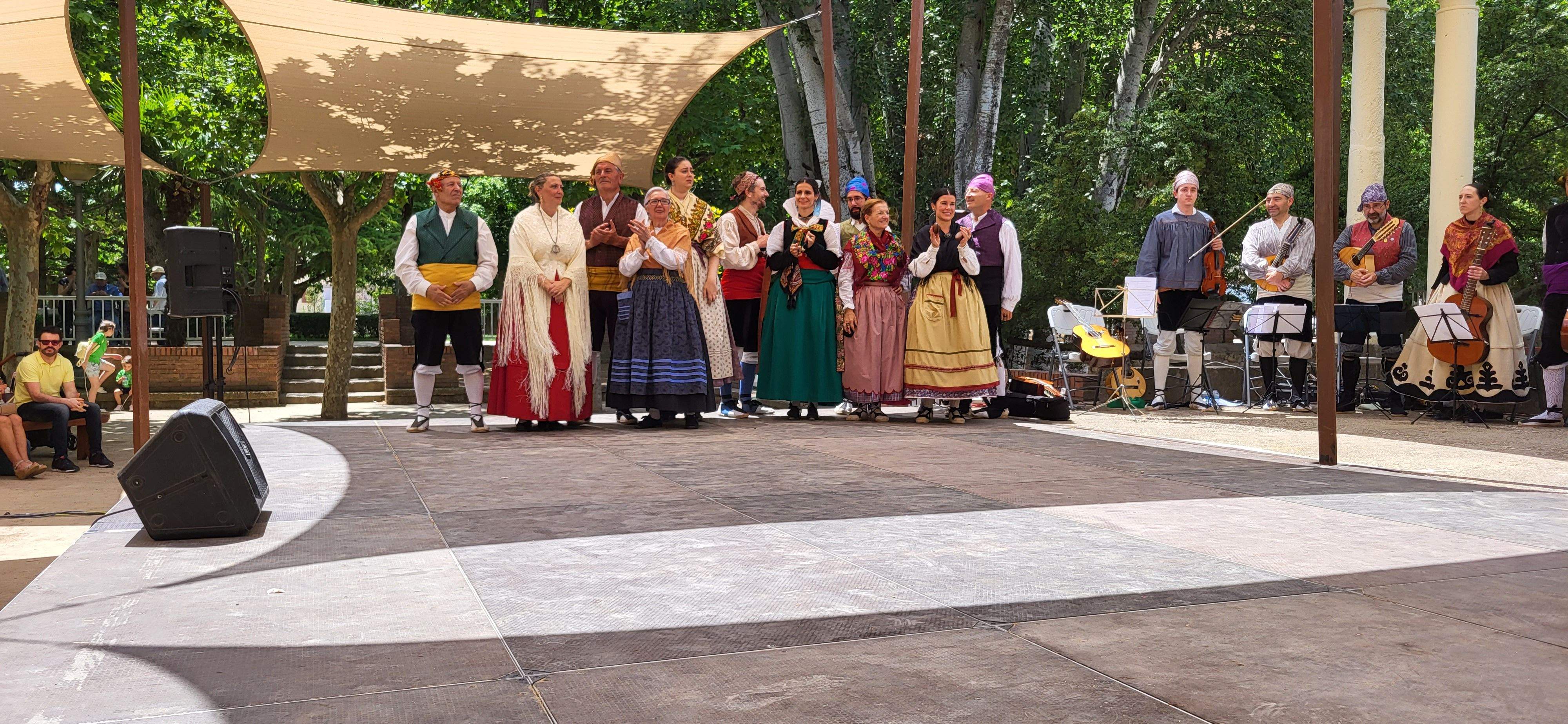 Agrupación Folklórica Santa Cecilia. Foto Myriam Martínez