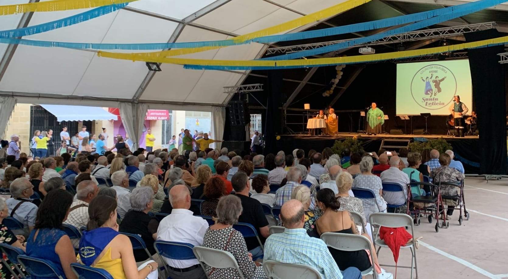 Actuación de la Agrupación Folklorica Santa Leticia. Foto Ayuntamiento de Ayerbe (3)