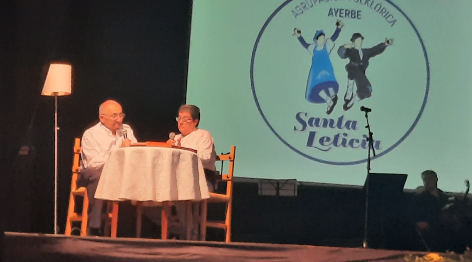 Actuación de la Agrupación Folklorica Santa Leticia. Foto Ayuntamiento de Ayerbe (4)