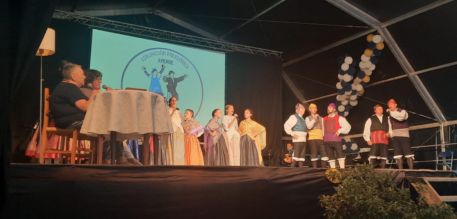 Actuación de la Agrupación Folklorica Santa Leticia. Foto Ayuntamiento de Ayerbe (6)