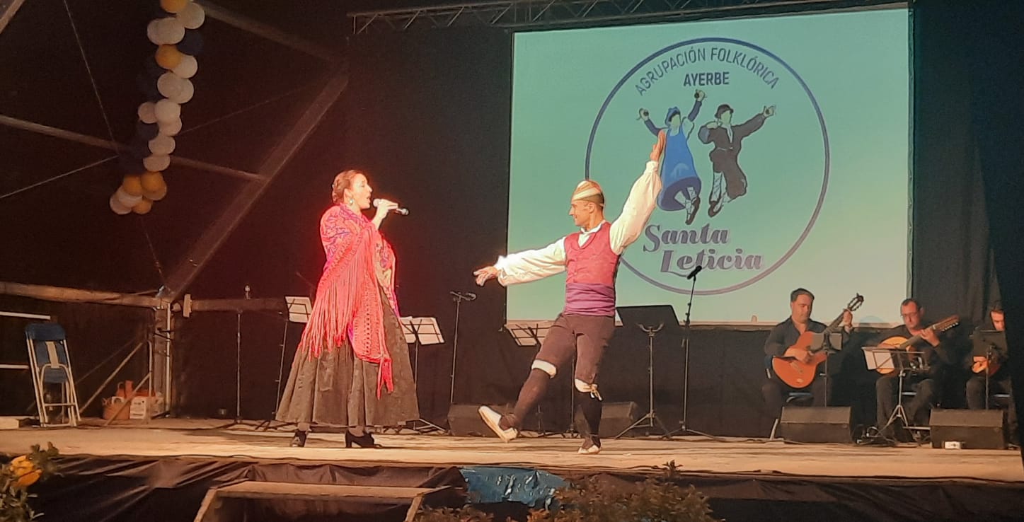 Actuación de la Agrupación Folklorica Santa Leticia. Foto Ayuntamiento de Ayerbe (7)