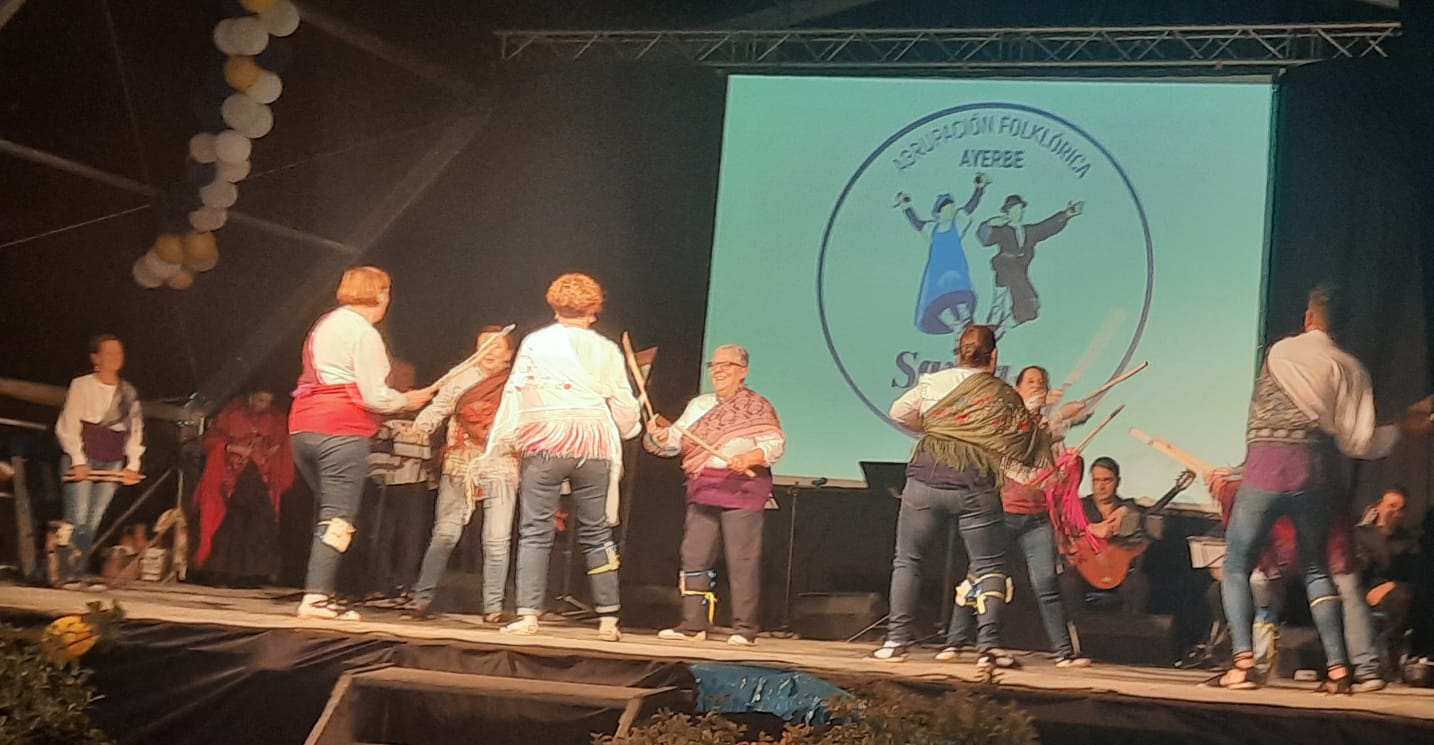 Actuación de la Agrupación Folklorica Santa Leticia. Foto Ayuntamiento de Ayerbe (8)
