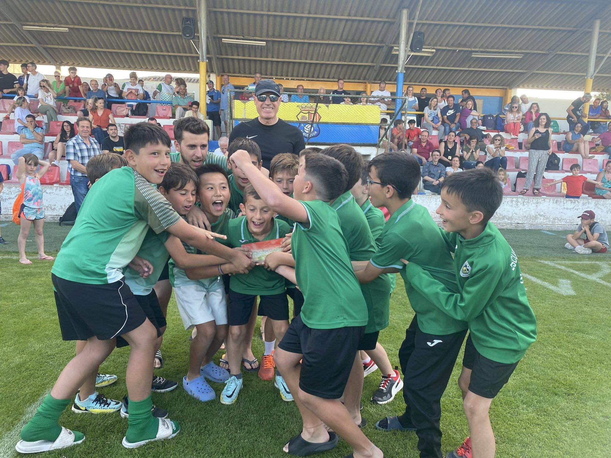 EFO, segundo en benjamín.