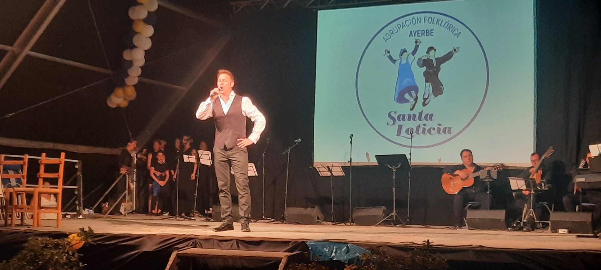 Actuación de la Agrupación Folklorica Santa Leticia. Foto Ayuntamiento de Ayerbe (14)