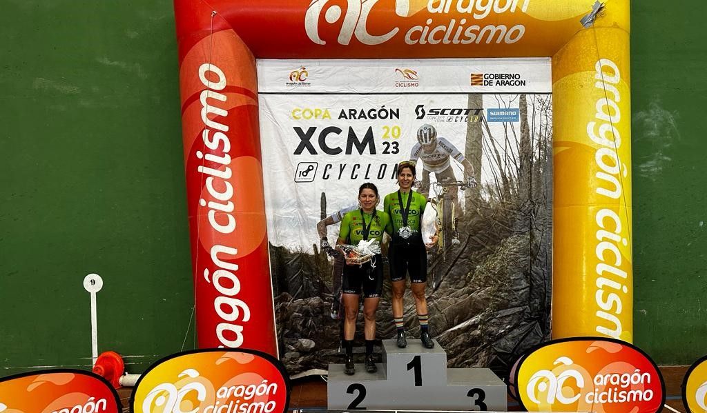 Podio general en féminas, con Eva Elbaile en lo alto.