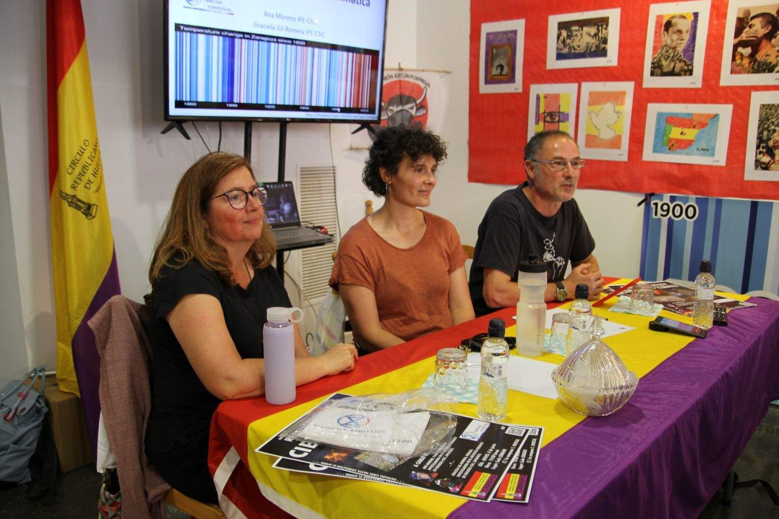 Charla de Ana Moreno y Graciela Gil en el CRMAHU. Foto Carlos Neofato