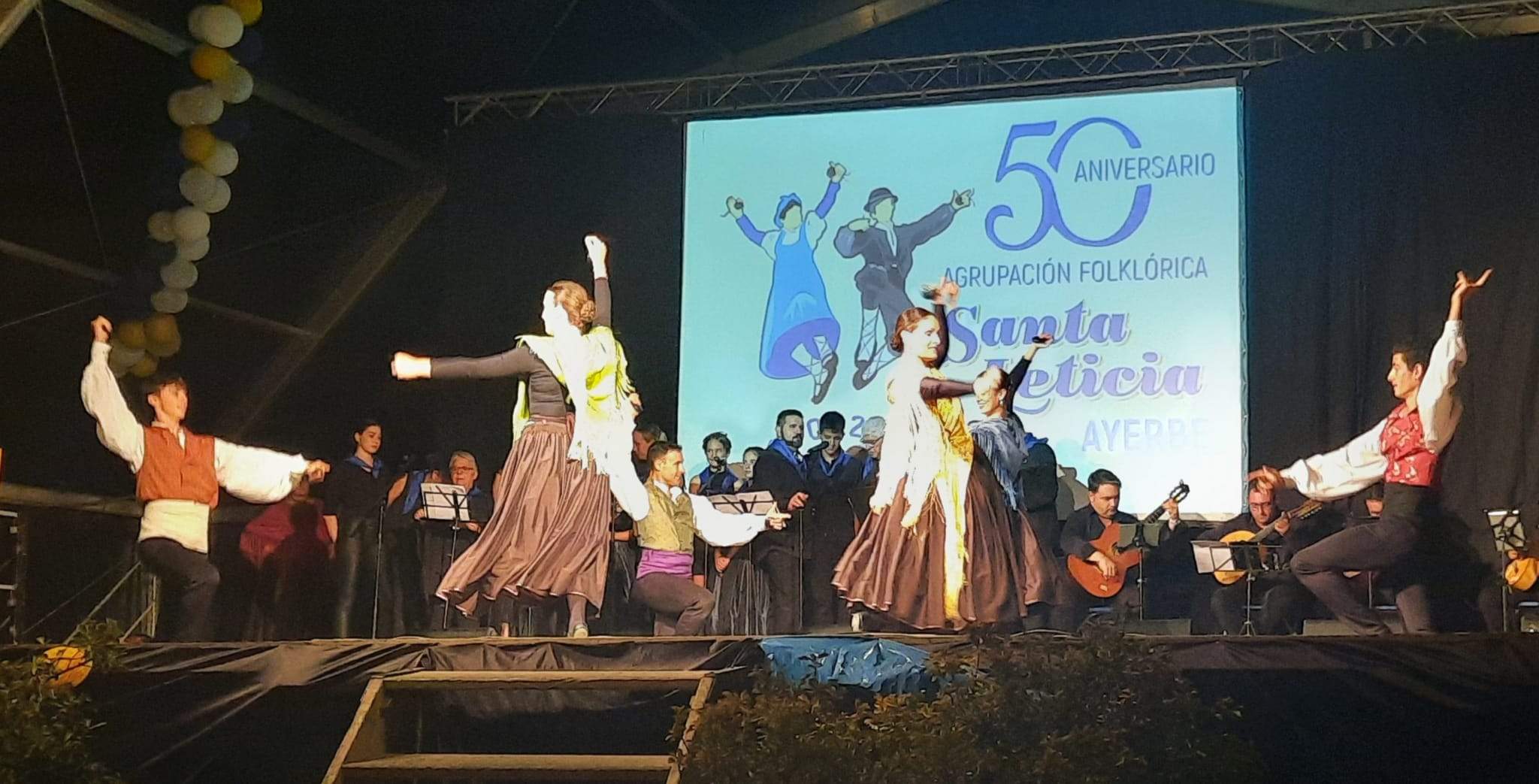 Actuación de la Agrupación Folklorica Santa Leticia. Foto Ayuntamiento de Ayerbe (23)