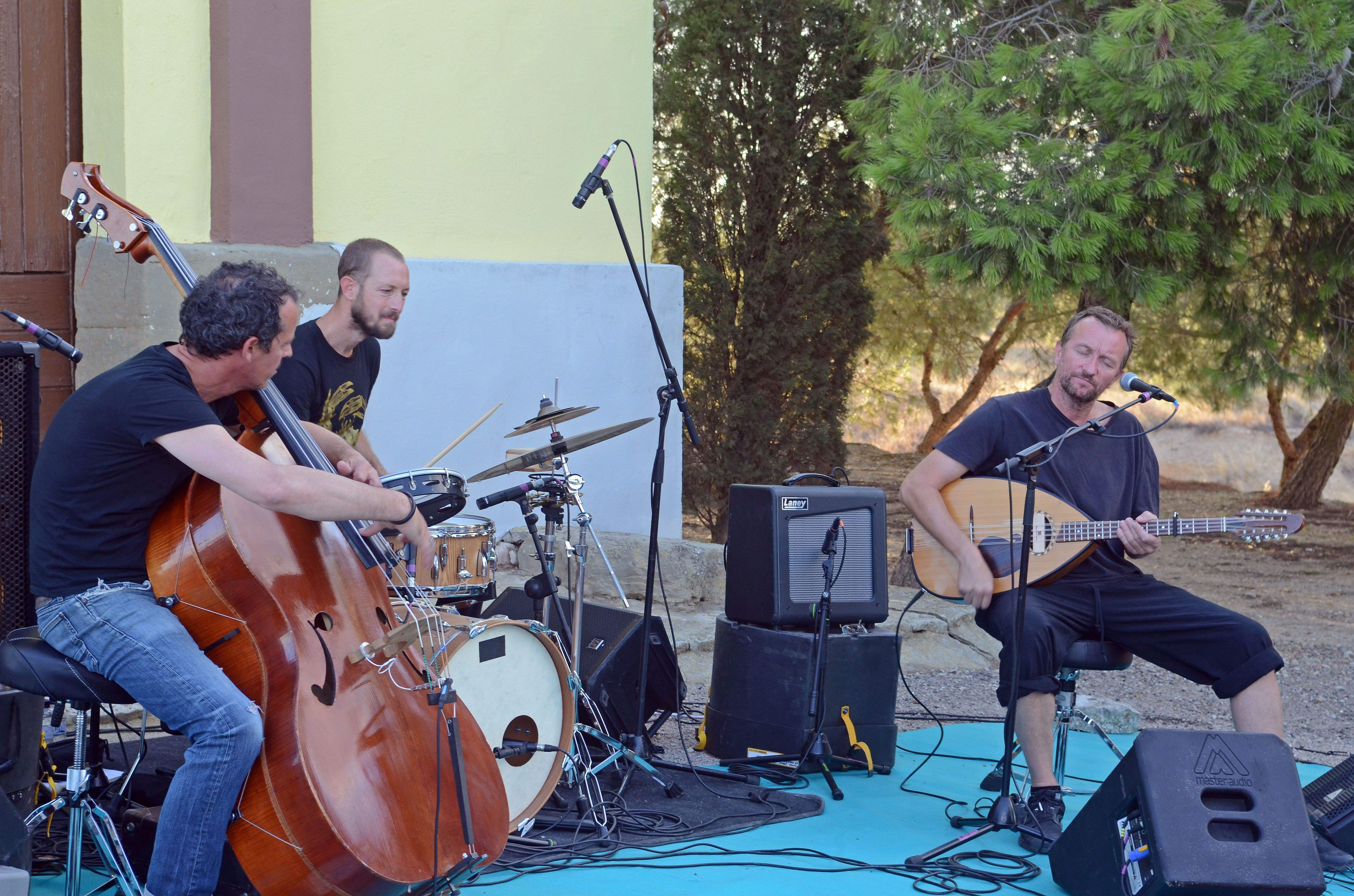 De la Crau conectaron con el público gracias a un sonido contundente.