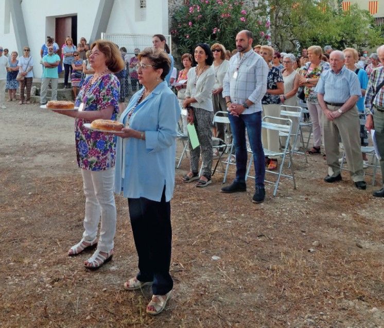 Celebración de San Ramón con Elita Davias y, detrás, Fernando Torres y Silvia Peropadre