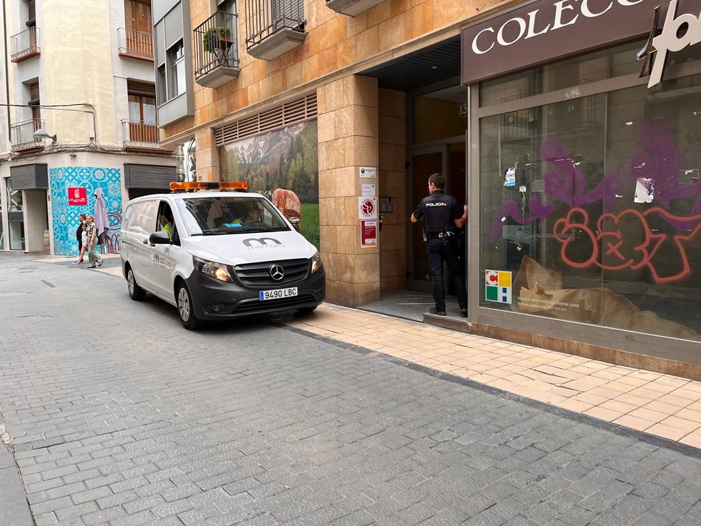 Edificio donde ha sido encontrado muerto un vecino de Huesca que vivía solo.