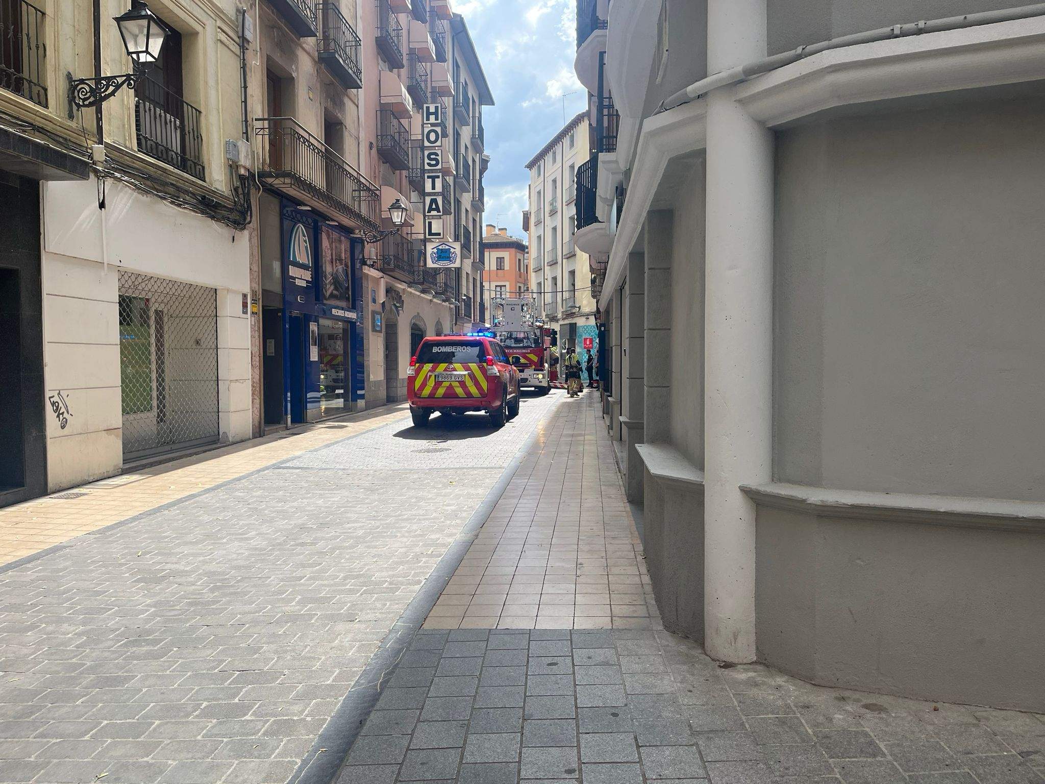 Edificio donde ha sido encontrado muerto un vecino de Huesca que vivía solo.