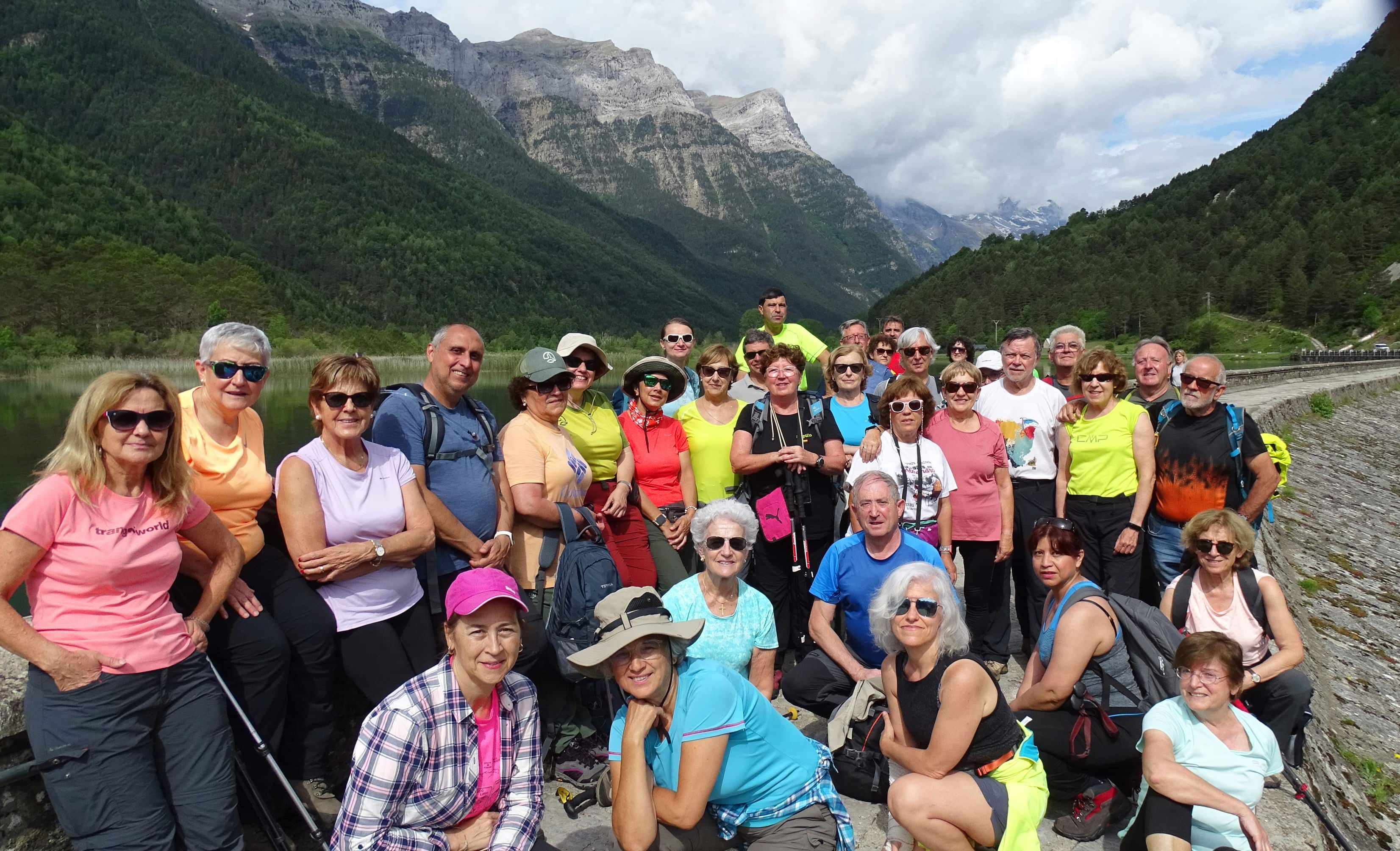 Por el Valle de Pineta. Foto Alfredo Zazo