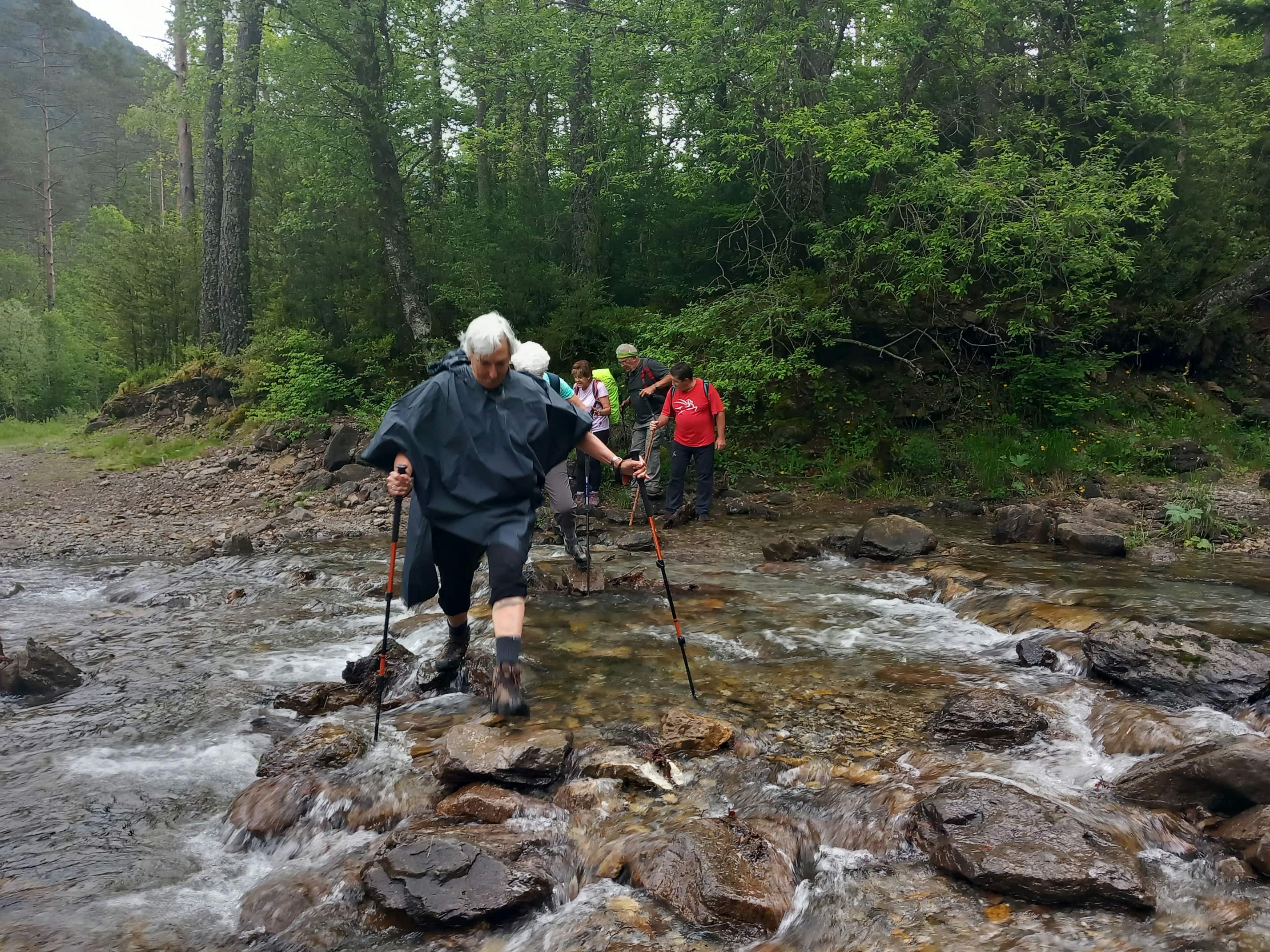 Por el Valle de Pineta. Foto Alfredo Zazo