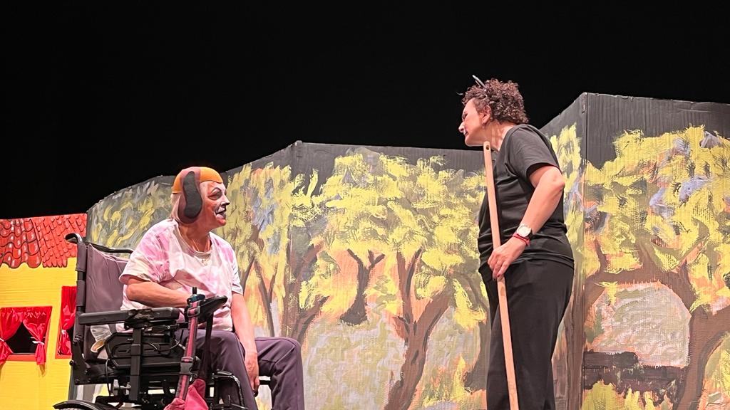 Actuación de los grupos de Cruz Blanca en la Muestra de Teatro y Danza. Foto: Mercedes Manterola