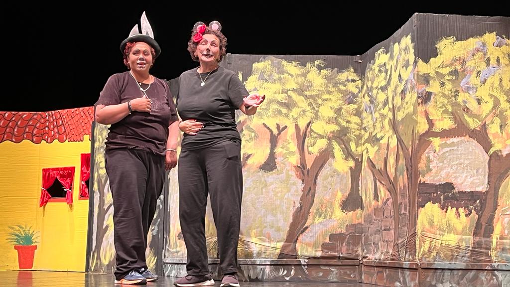 Actuación de los grupos de Cruz Blanca en la Muestra de Teatro y Danza. Foto: Mercedes Manterola