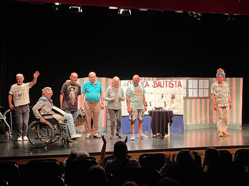 Actuación de los grupos de Cruz Blanca en la Muestra de Teatro y Danza. Foto: Mercedes Manterola
