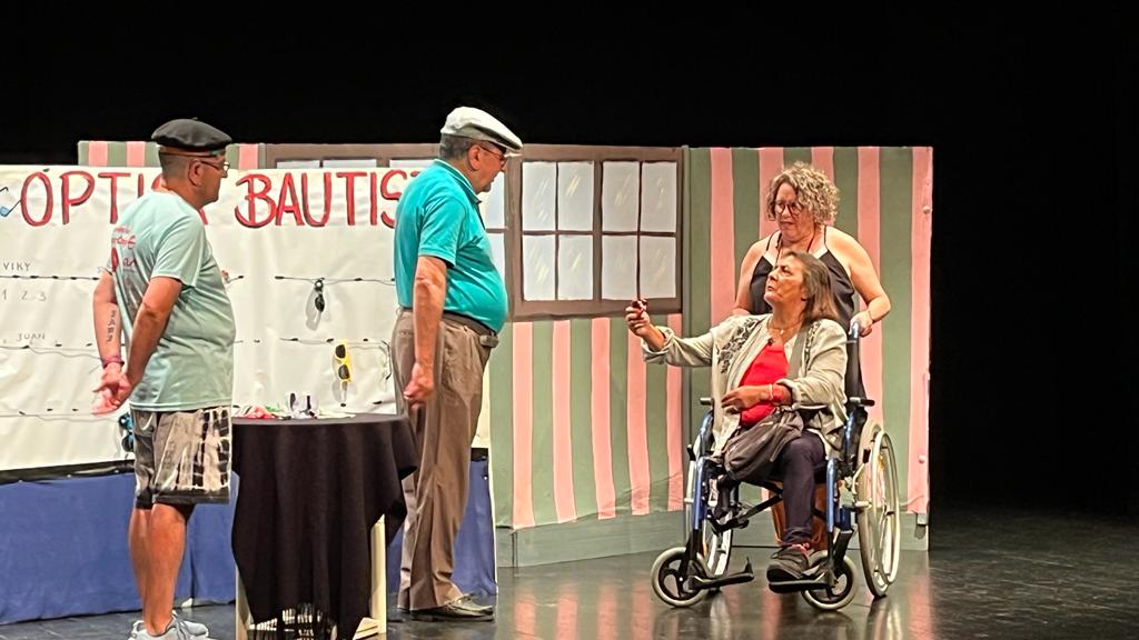 Actuación de los grupos de Cruz Blanca en la Muestra de Teatro y Danza. Foto: Mercedes Manterola