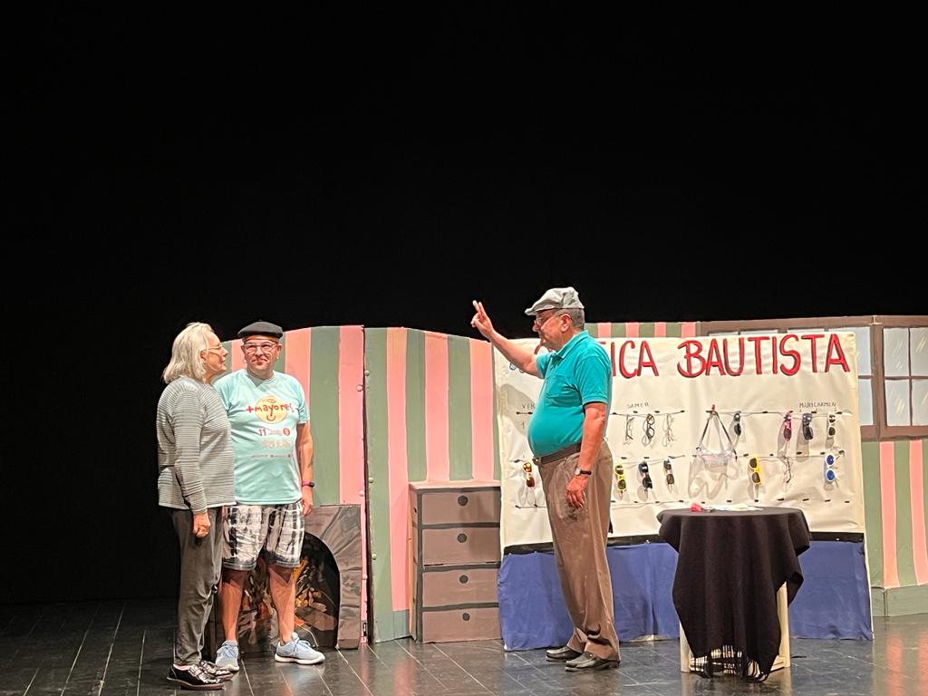 Actuación de los grupos de Cruz Blanca en la Muestra de Teatro y Danza. Foto: Mercedes Manterola