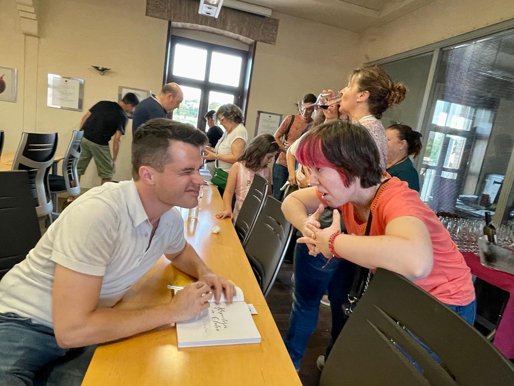Imágenes de la presentación de Mateo Sierra en la DO Somontano en Barbastro. Foto Eli Río