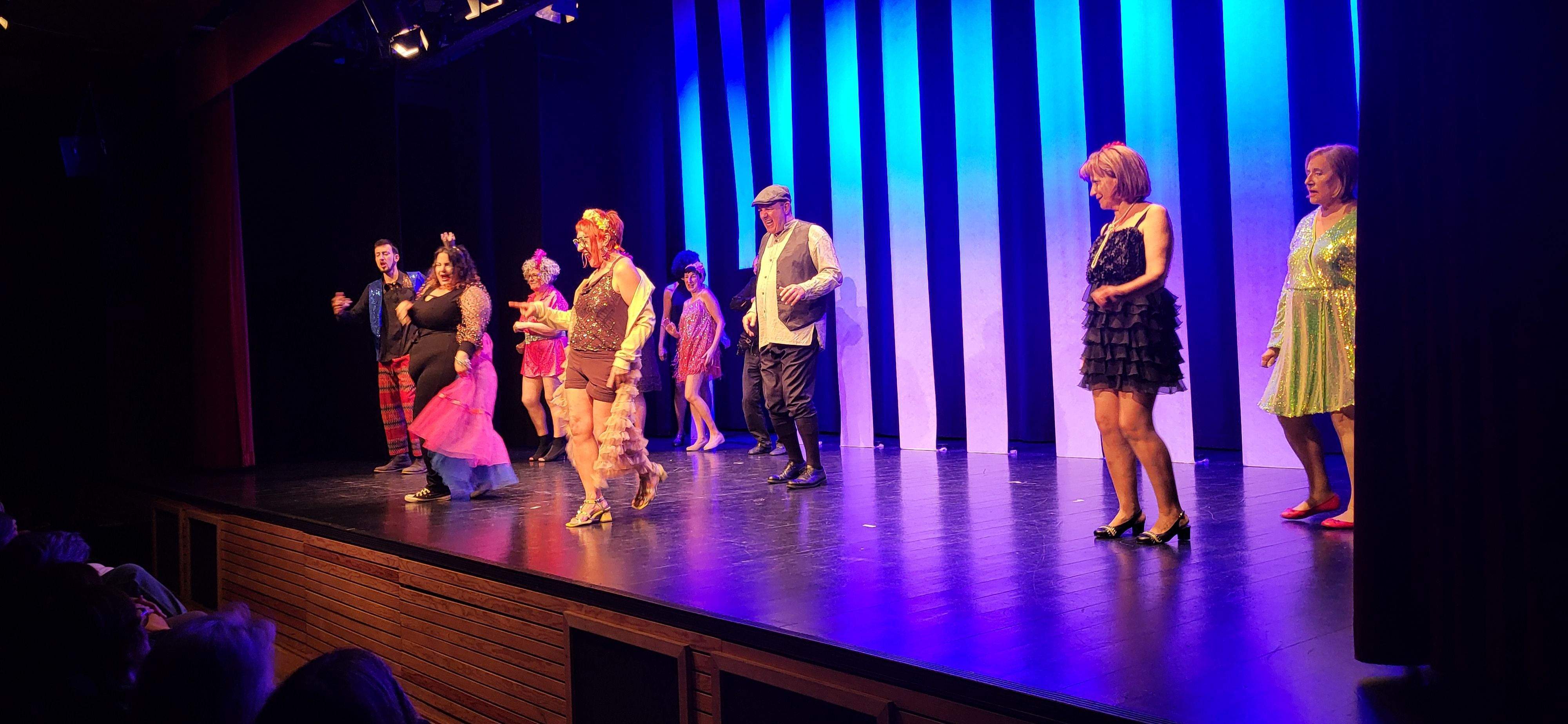 Las Lolas interpretando  "Las chicas de la asamblea". Foto Myriam Martínez