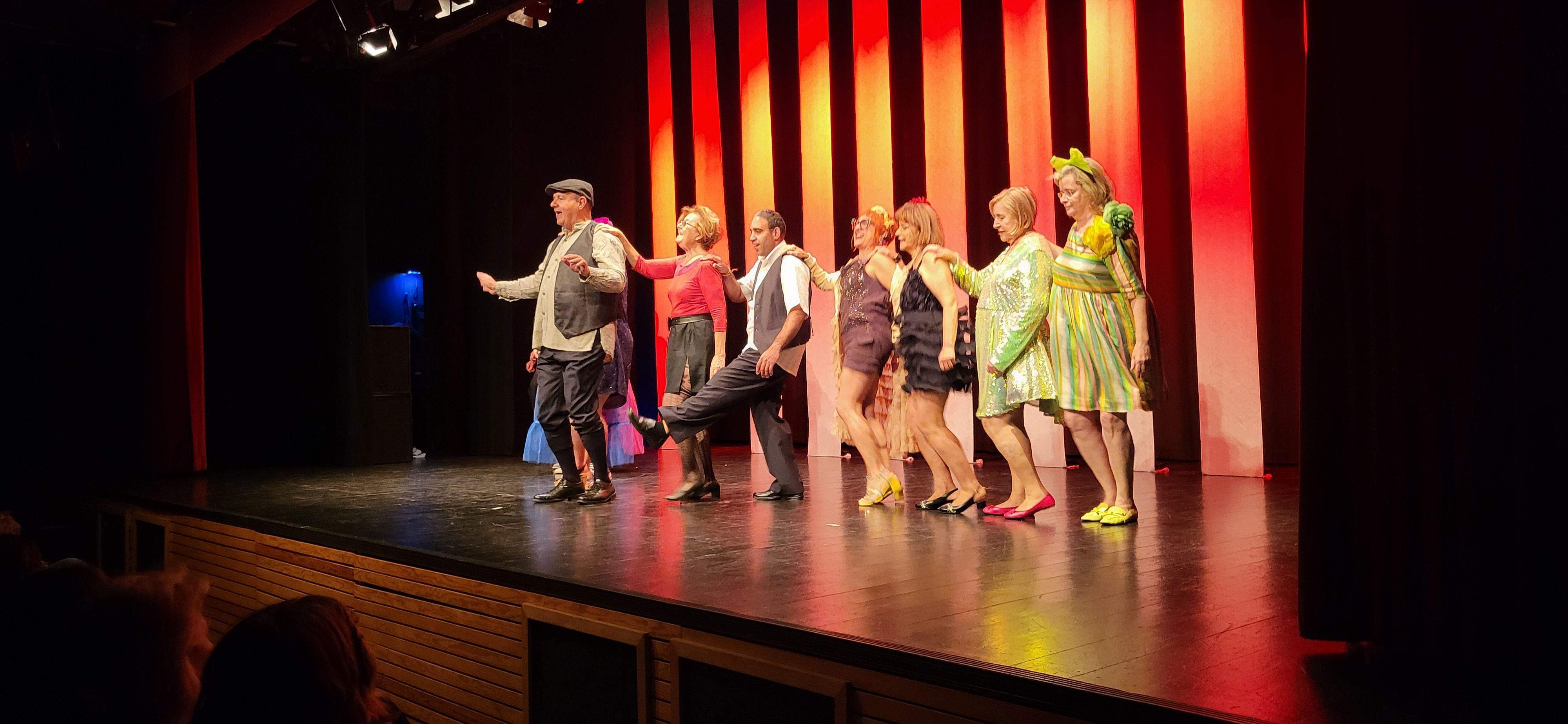 Las Lolas interpretando  "Las chicas de la asamblea". Foto Myriam Martínez