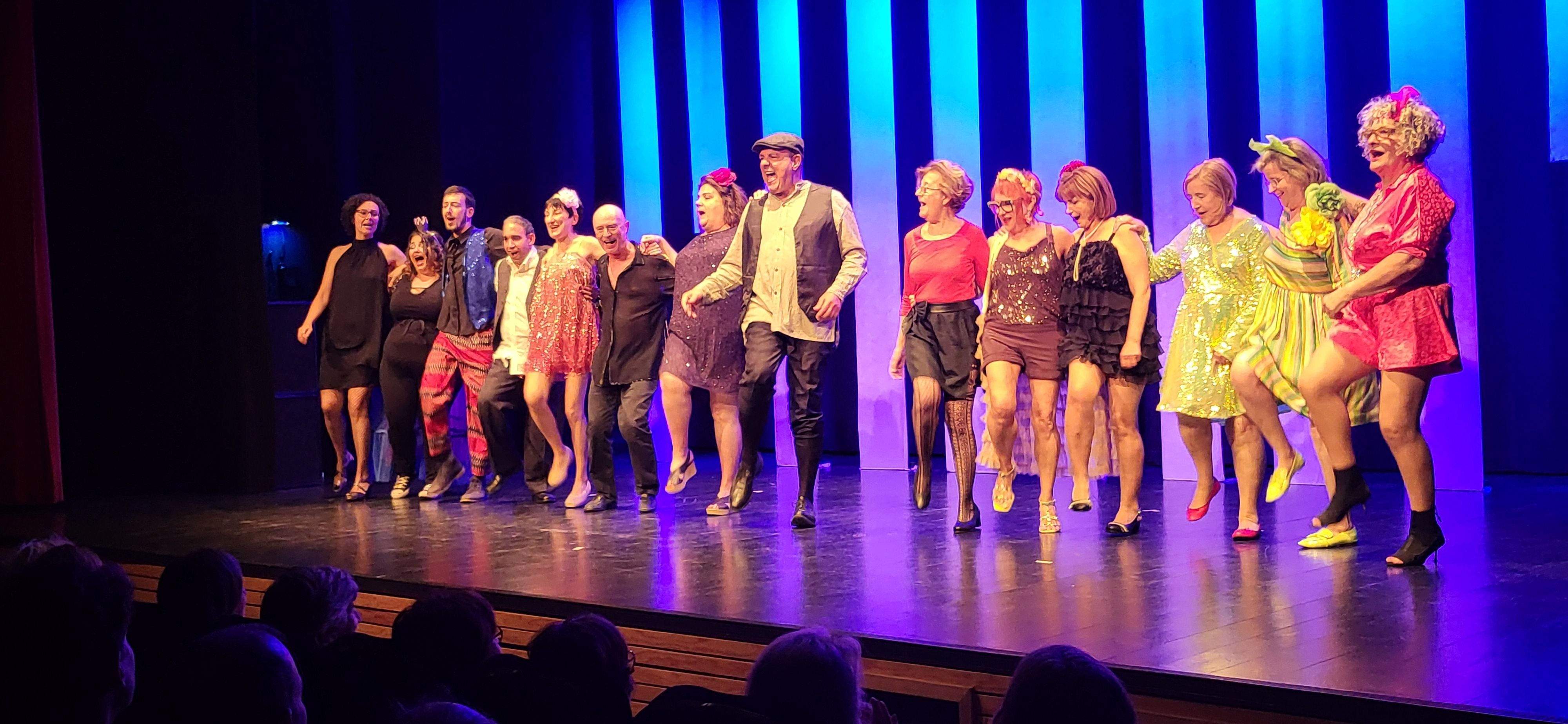 Las Lolas interpretando  "Las chicas de la asamblea". Foto Myriam Martínez
