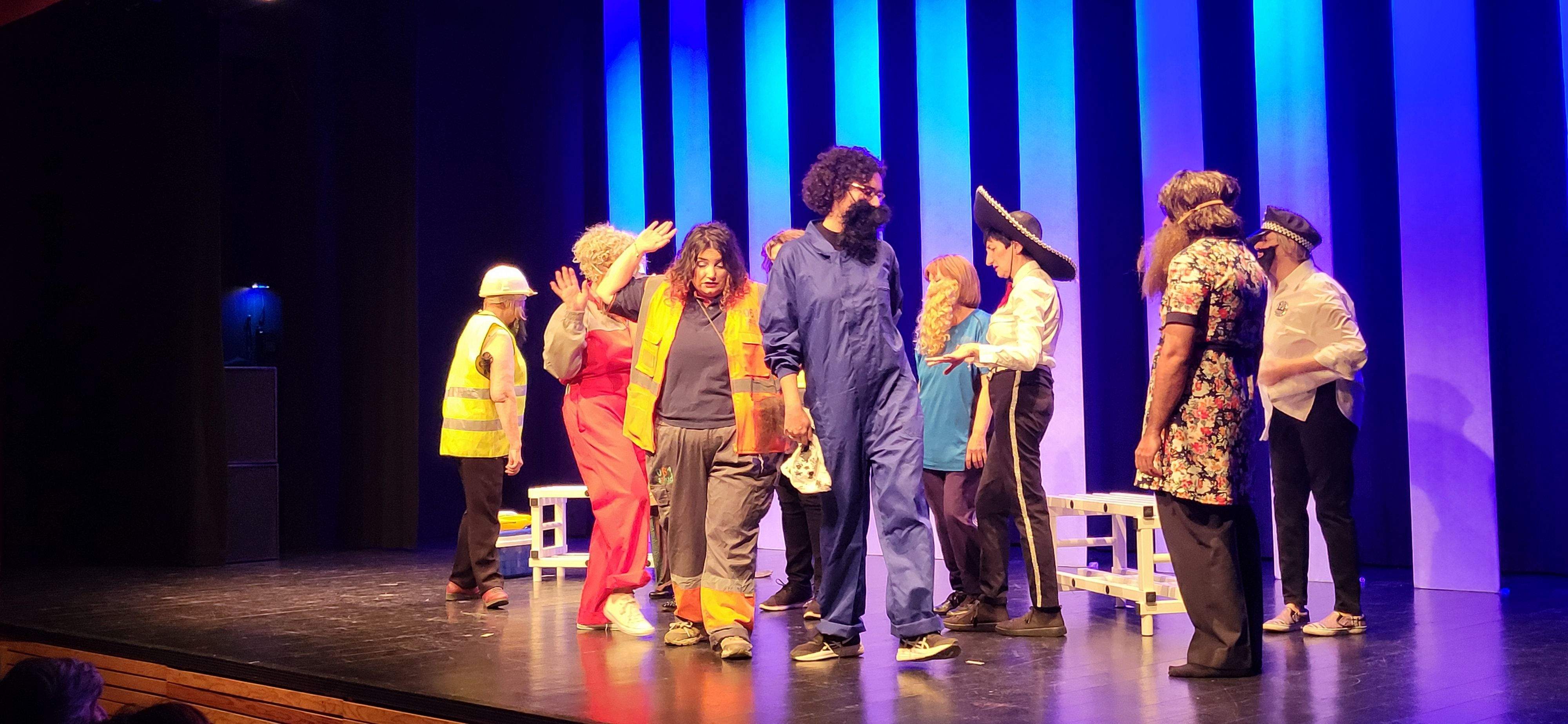 Las Lolas interpretando  "Las chicas de la asamblea". Foto Myriam Martínez