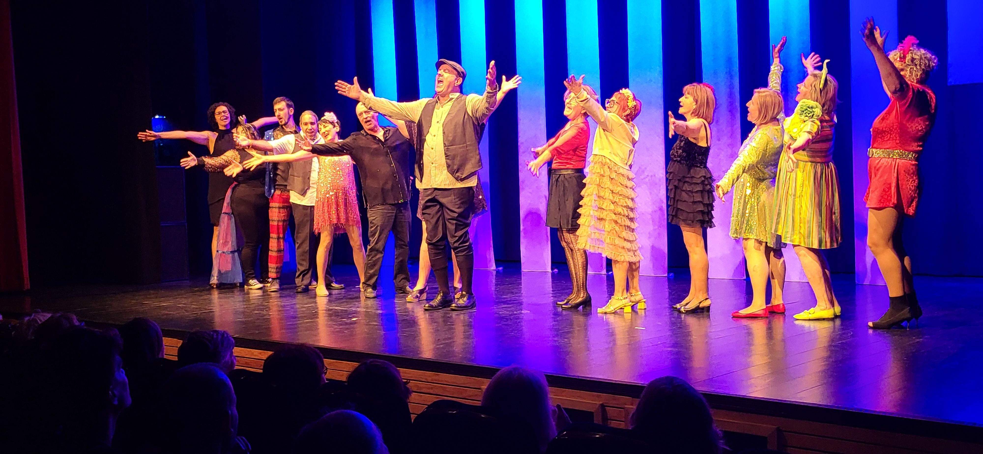 Las Lolas interpretando  "Las chicas de la asamblea". Foto Myriam Martínez